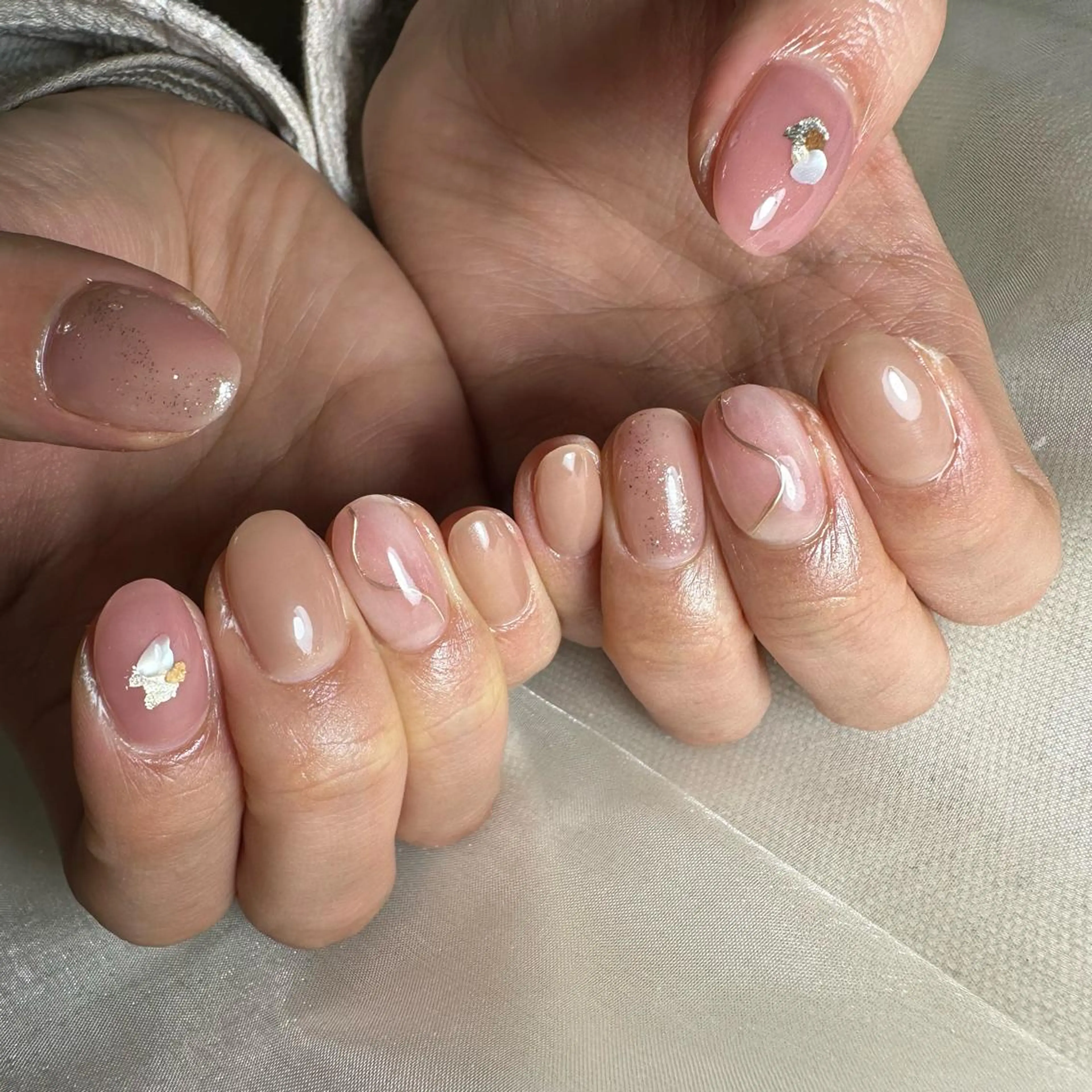 ネイル ハンドネイル repos~ルポ~所属・里見 麗のネイルデザイン