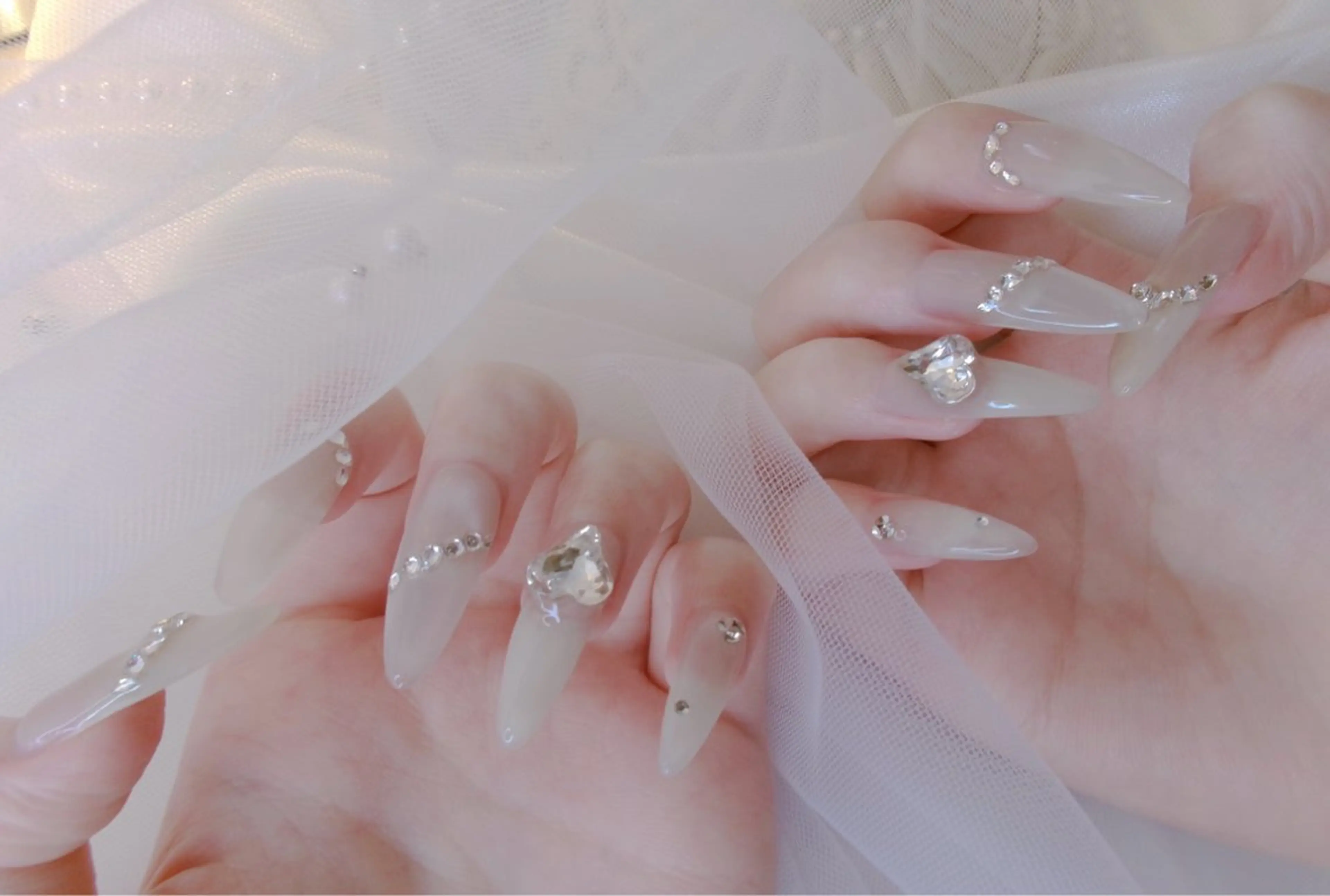 ネイル ハンドネイル ハンドケア Lunéil 韓国×ワンホンのネイルデザイン