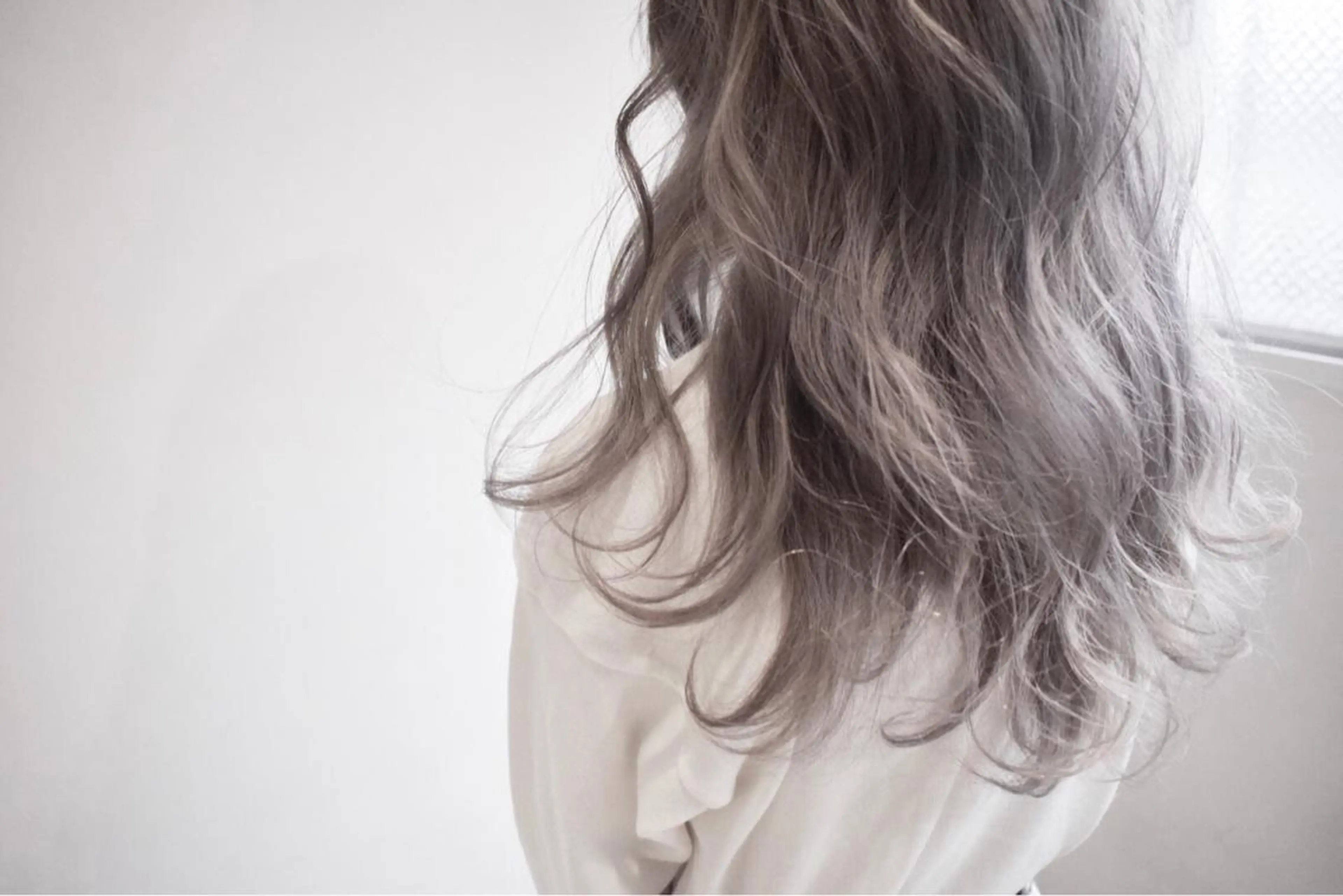 ロング カラー ブリーチ ケアブリーチ 透明感カラー グラデーションカラー ヘアカラー てんま さやかのヘアスタイル