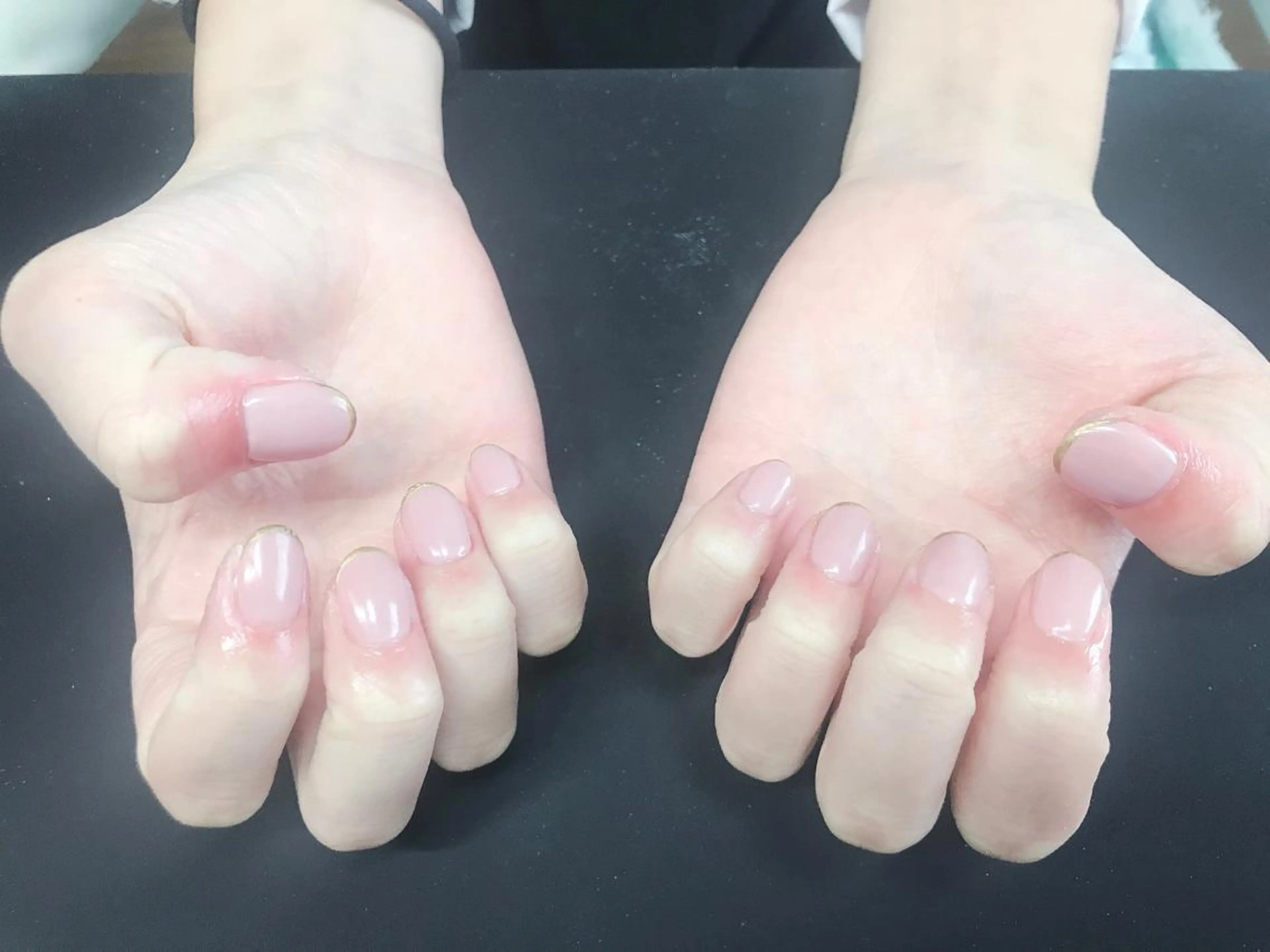 ネイル ジェルネイル ゴールド フットネイル nailroom DIASOMNIAのネイルデザイン