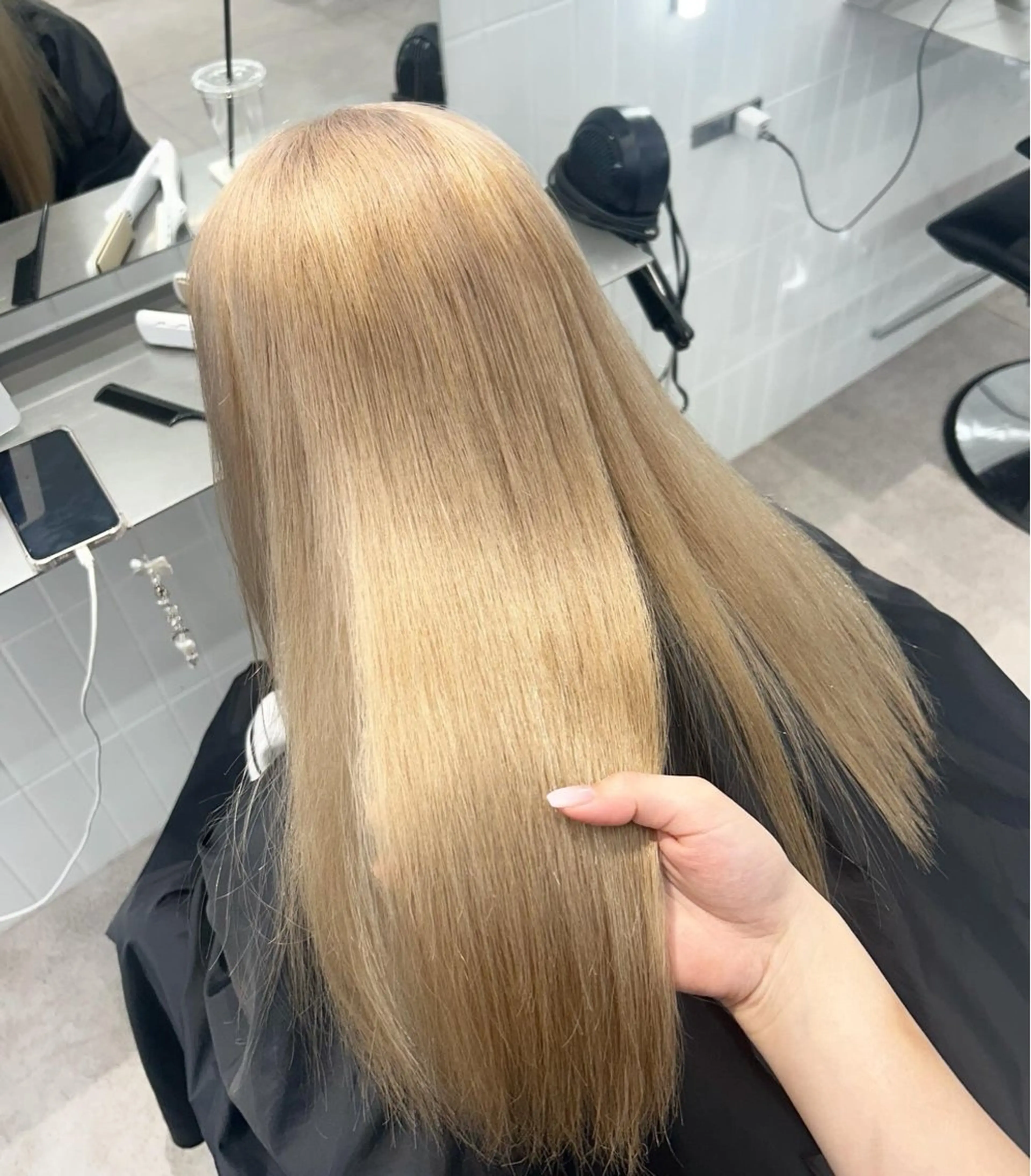 ロング カラー ヘアカラー トリートメント ヘアセット ショート/ボブ/似 合わせ/顔周りカットのヘアスタイル