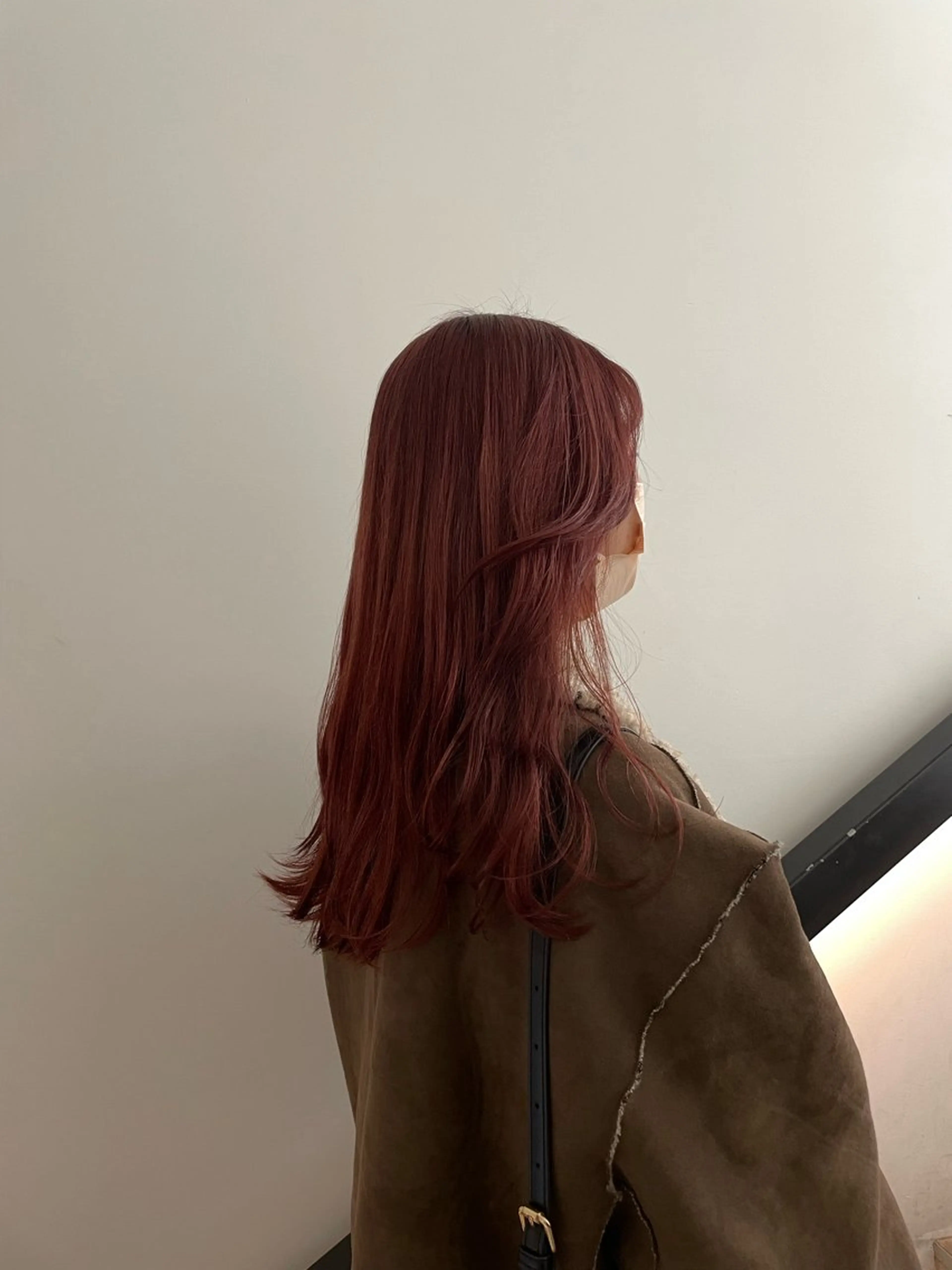 ミディアム カラー ヘアカラー 🌟暖色系ハイトーン 🌟AIのヘアスタイル