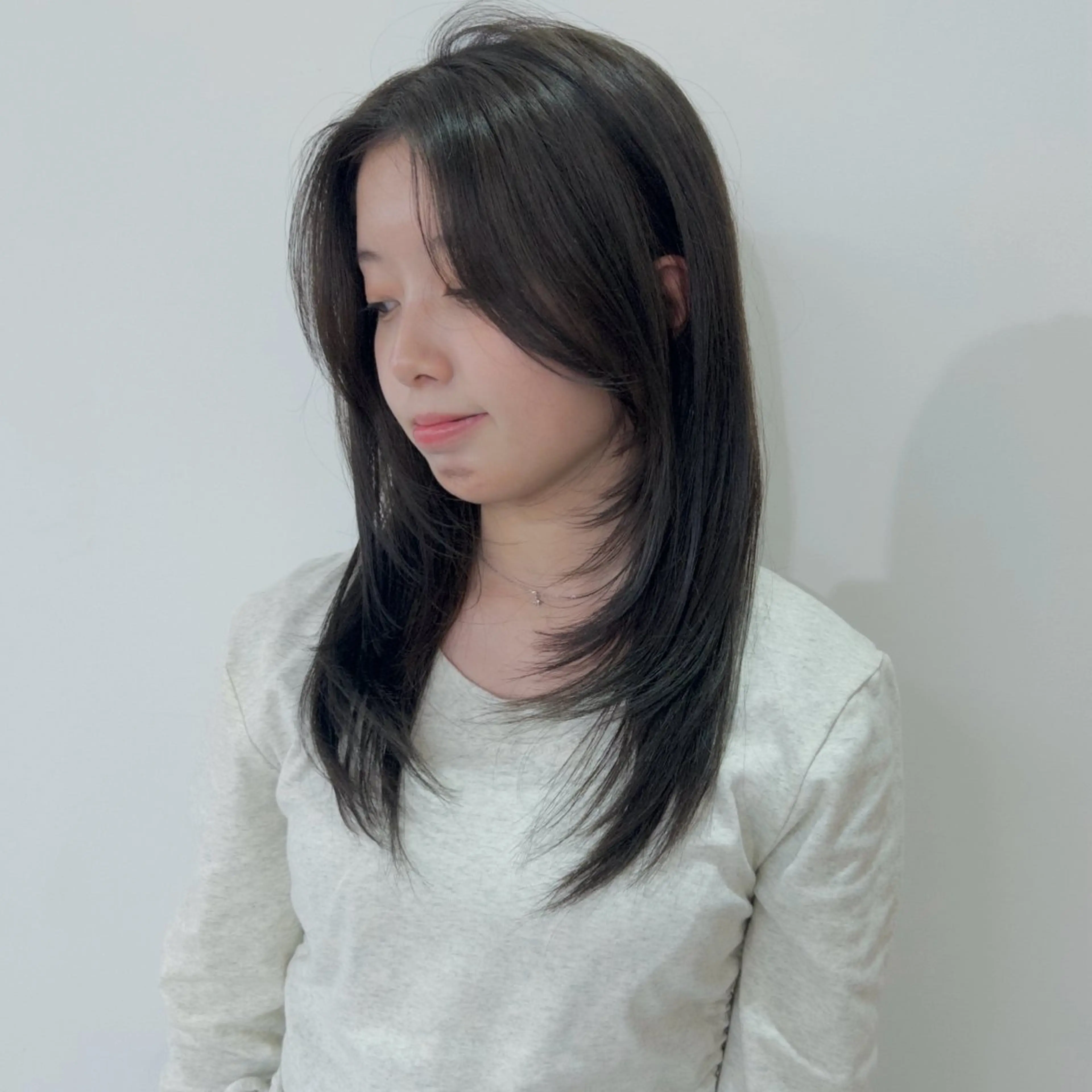 [カット+カラー+クイックトリートメント]レイヤー ぱつっとヘア 透明感カラー🪞の写真