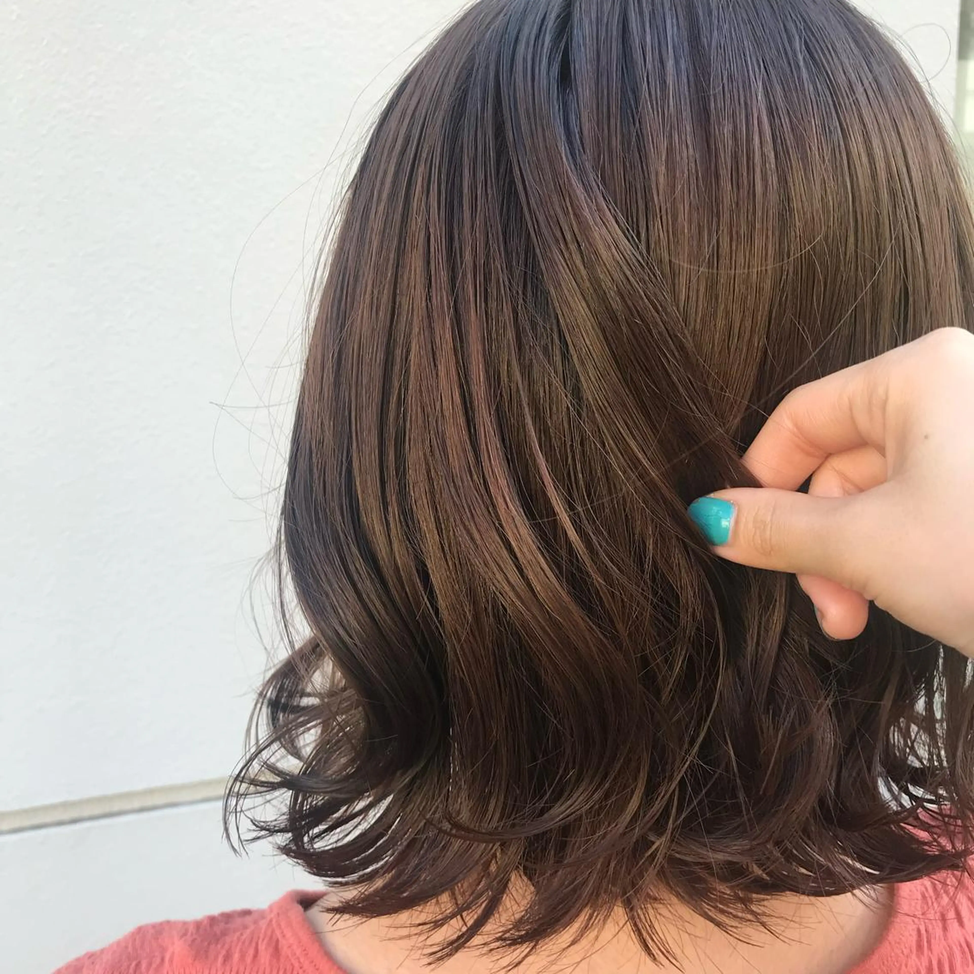 ミディアム カラー ヘアアレンジ サナ🌱 切りっぱなしボブのヘアスタイル
