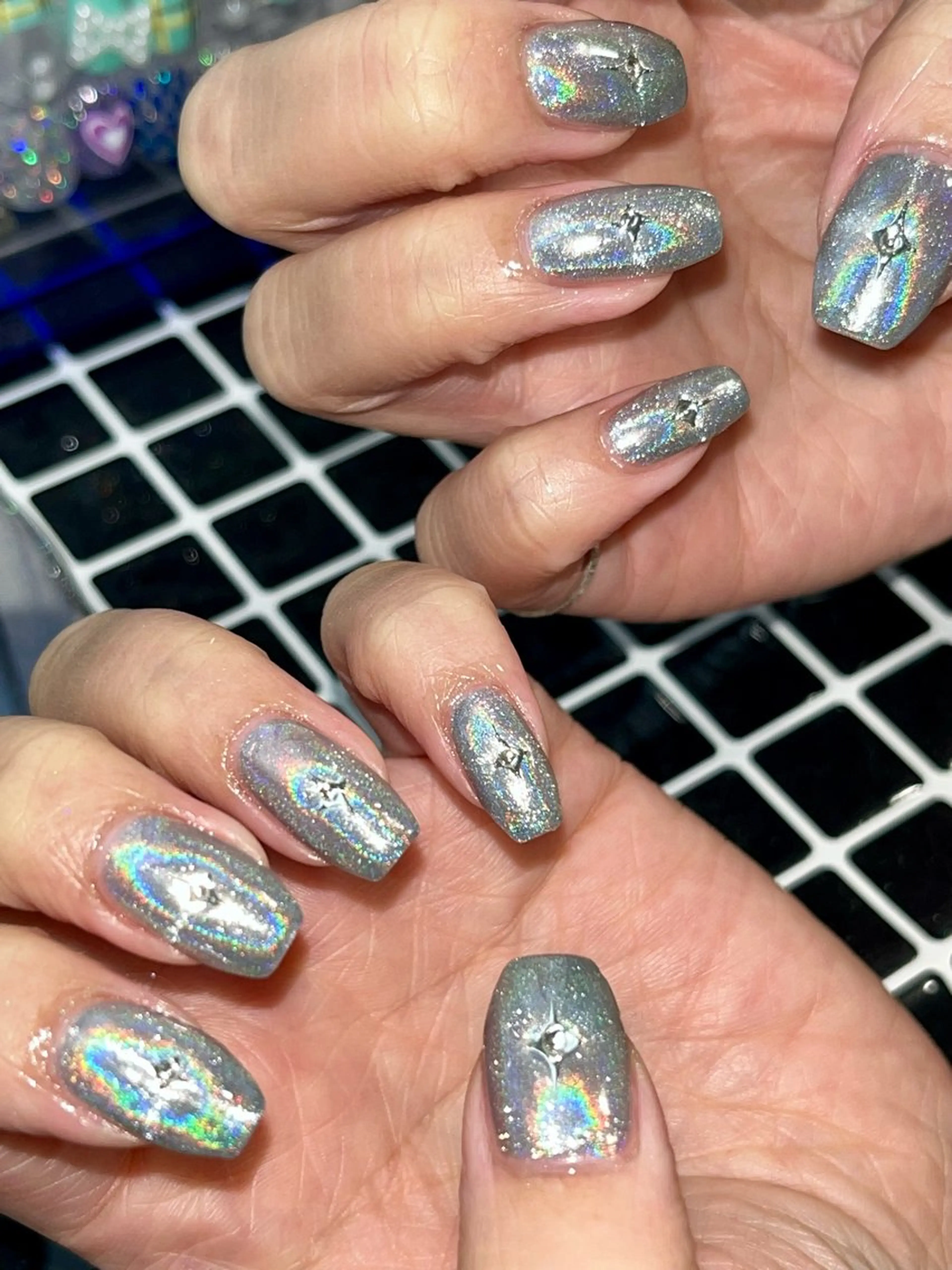 ネイル キラキラネイル マグネットネイル ミラーネイル ハンドネイル NailByua 武蔵新城徒歩4分のネイルデザイン