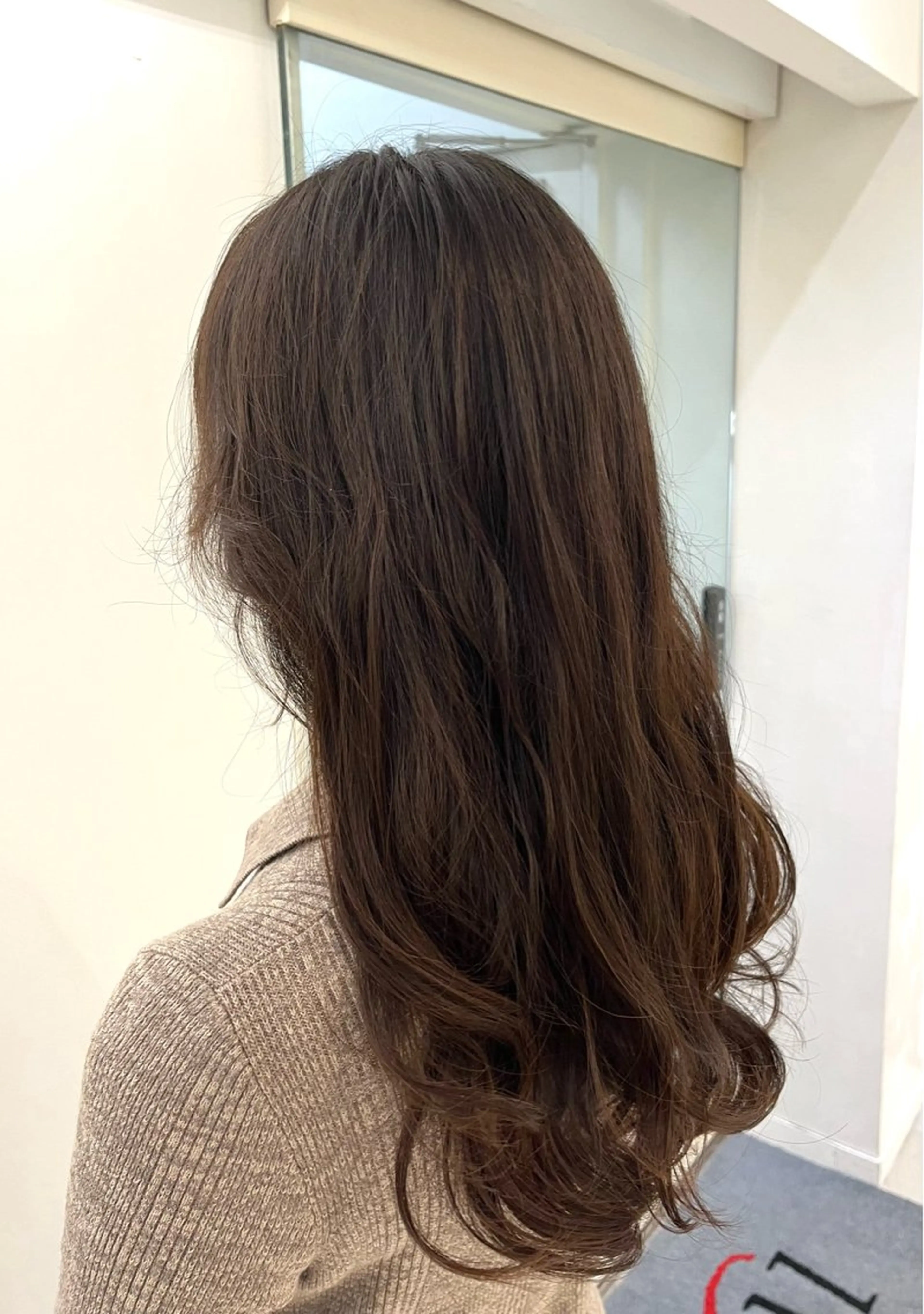 ロング 韓国風ヘア カット パーマ トリートメント コテ巻き風パーマ 藤澤　知彌のヘアスタイル