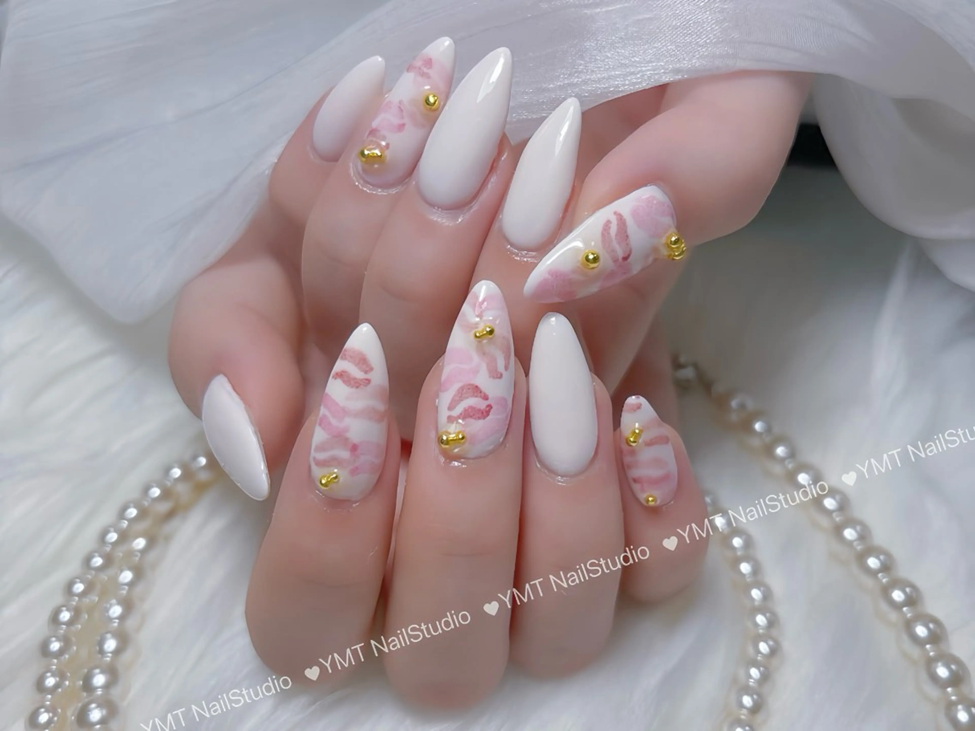 ネイル 長さ出し フットネイル ジェルネイル 韓国ネイル マグネットネイル ハンドネイル YMT.NailStudio所属・Pink NailStudioのネイルデザイン