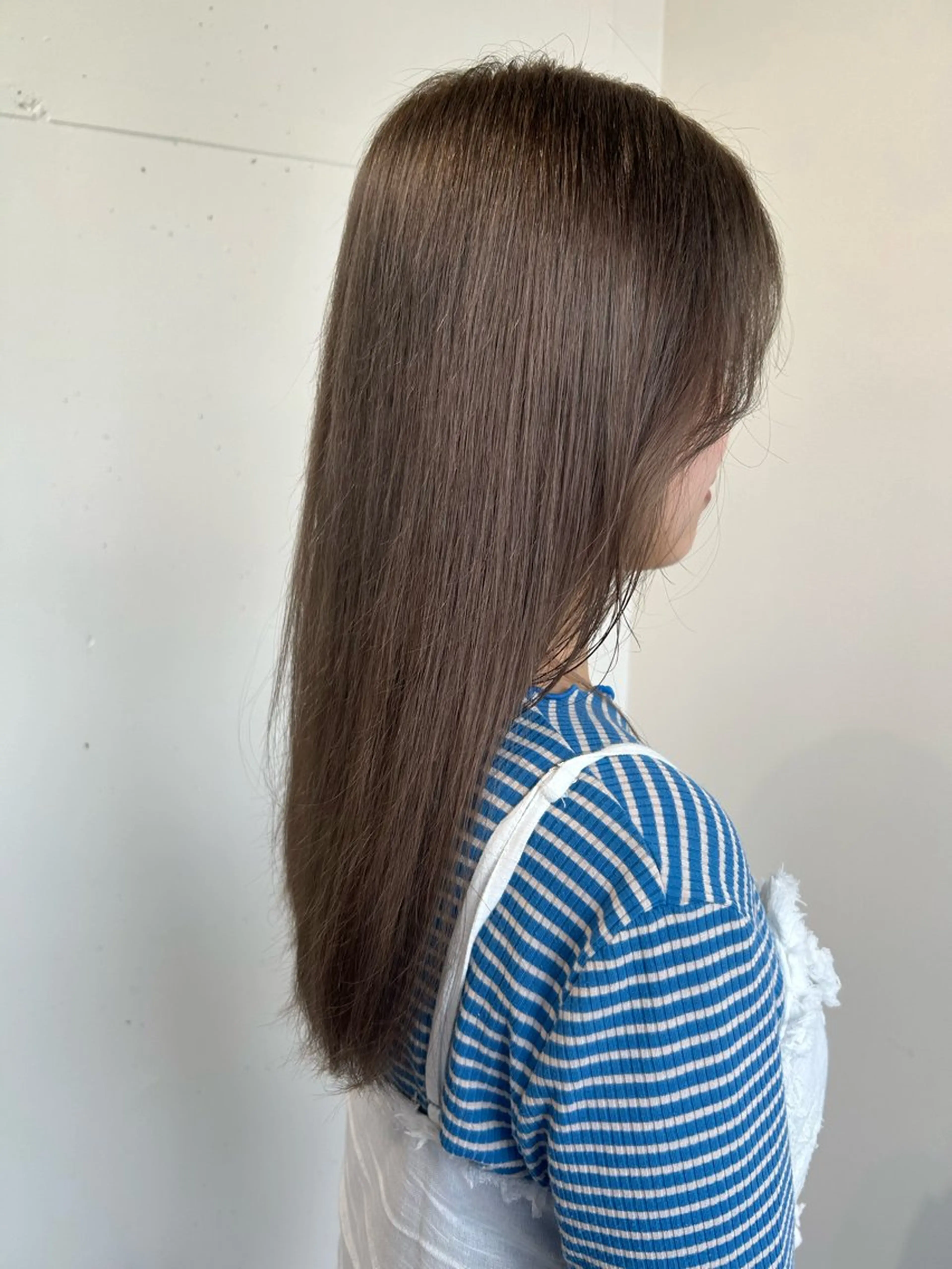 セミロング カラー ヘアカラー トリートメント ベージュ/ダブルカラ ー/新潟駅/青柳萌果のヘアスタイル