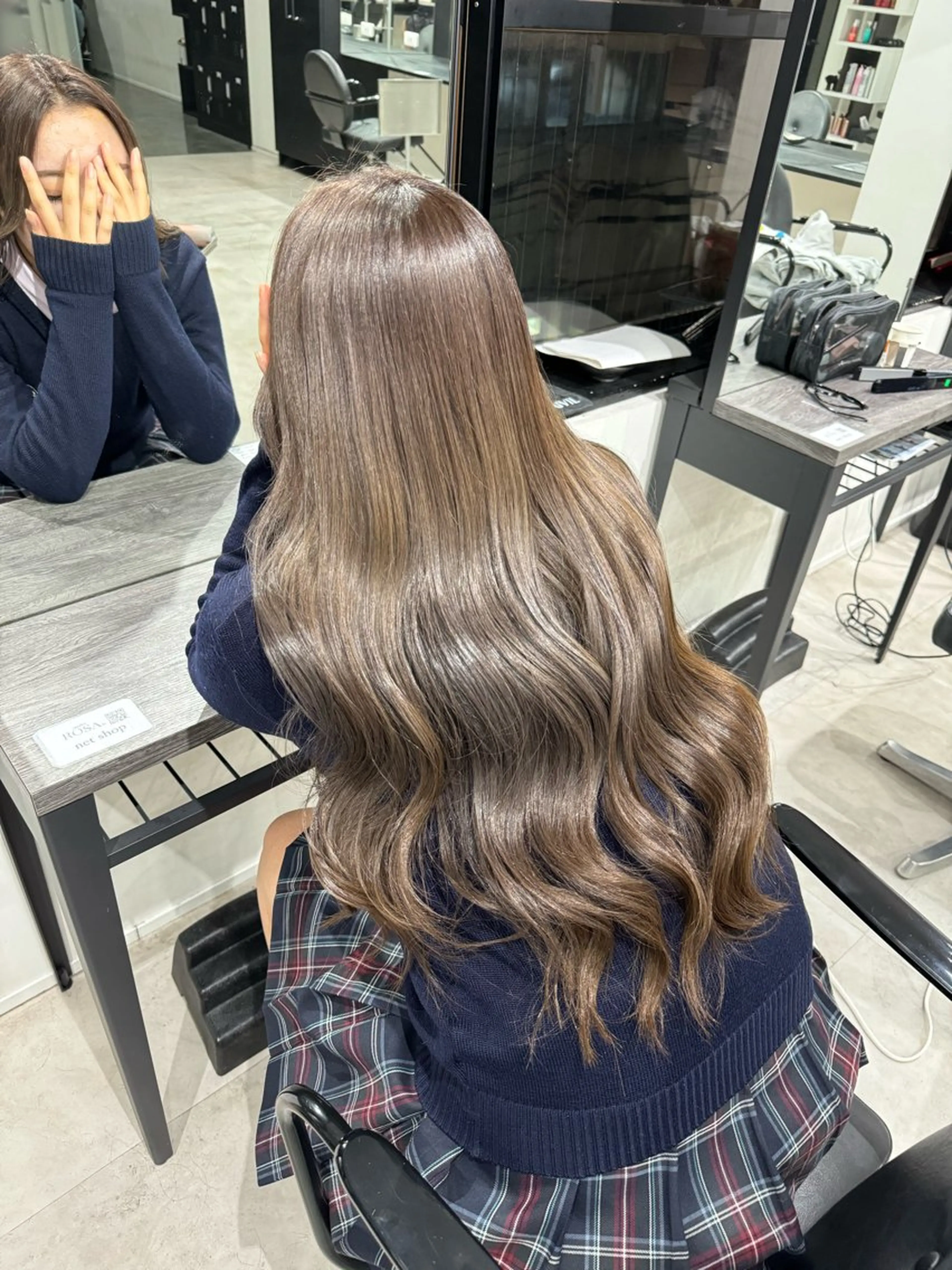 ロング カラー ベージュカラー ブリーチ ケアブリーチ 透明感カラー トリートメント 黒木 大武のヘアスタイル