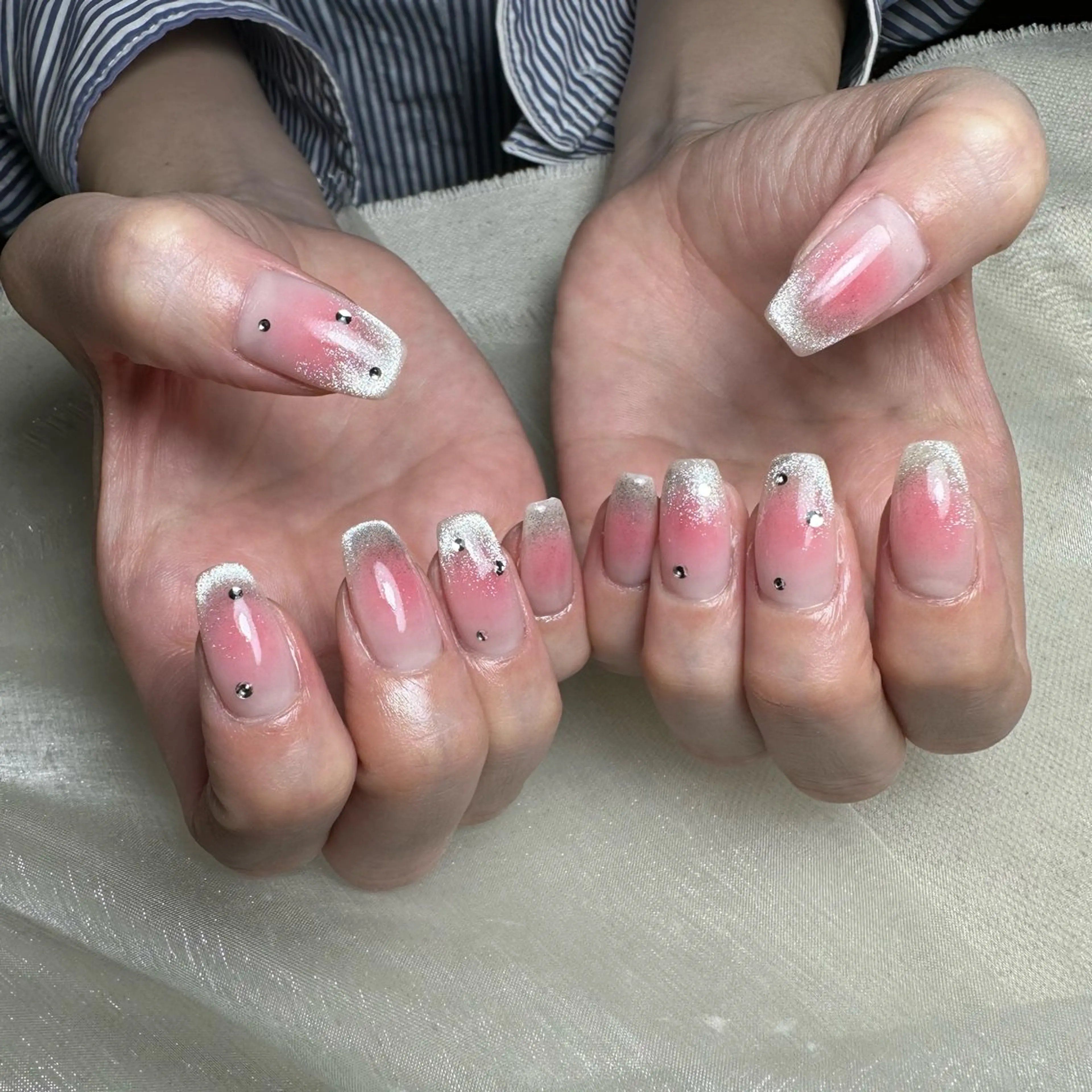 ネイル ハンドネイル repos~ルポ~所属・里見 麗のネイルデザイン