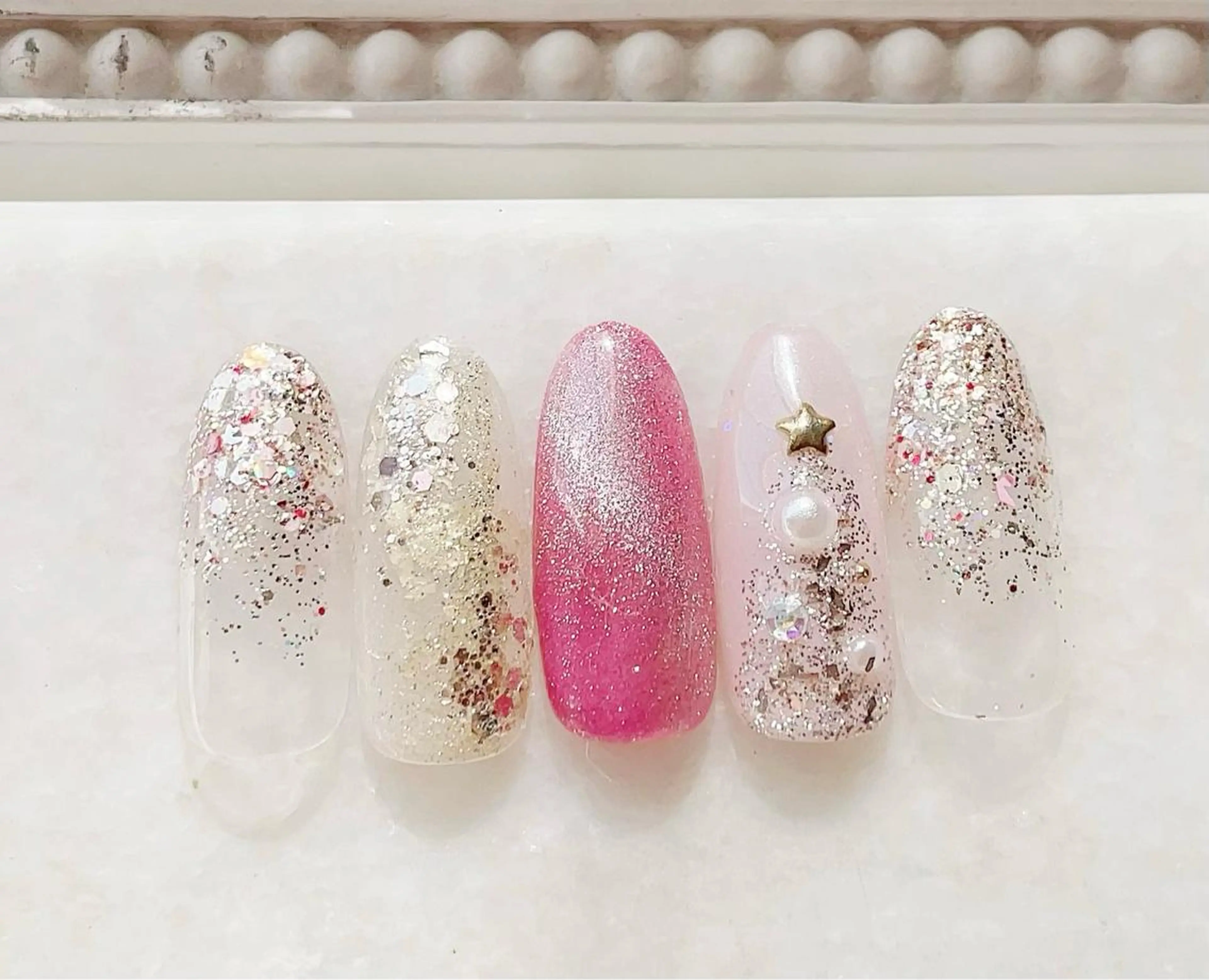 ネイル ジェルネイル キラキラネイル マグネットネイル パラジェル 冬ネイル ハンドネイル Satomi  のネイルデザイン