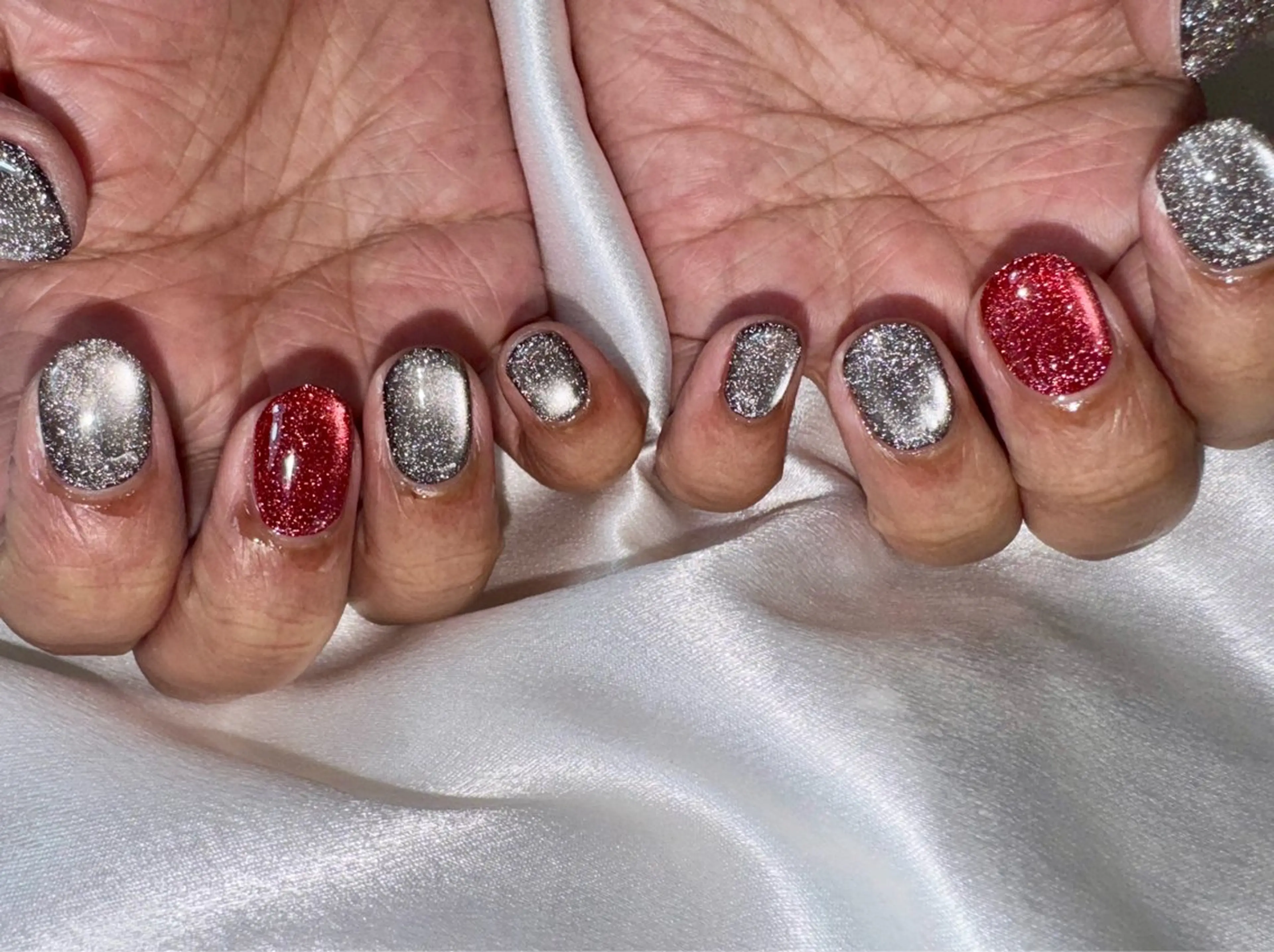 ネイル オーロラネイル 桜ネイル フラッシュネイル フラッシュマグ フラワーネイル ハンドネイル kikinail 溝の口のネイルデザイン