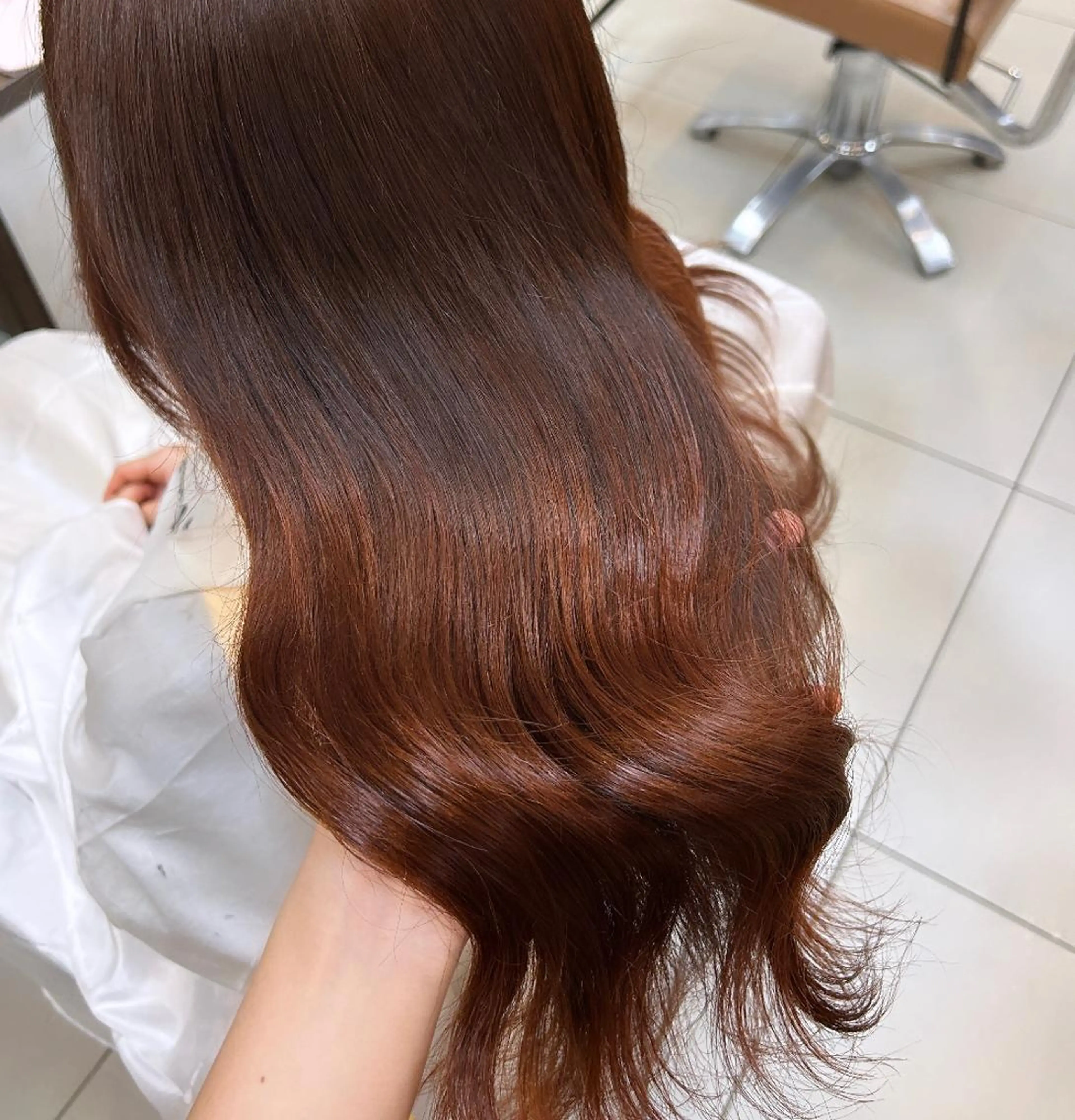 ロング オレンジブラウン 阪田 真奈未のヘアスタイル