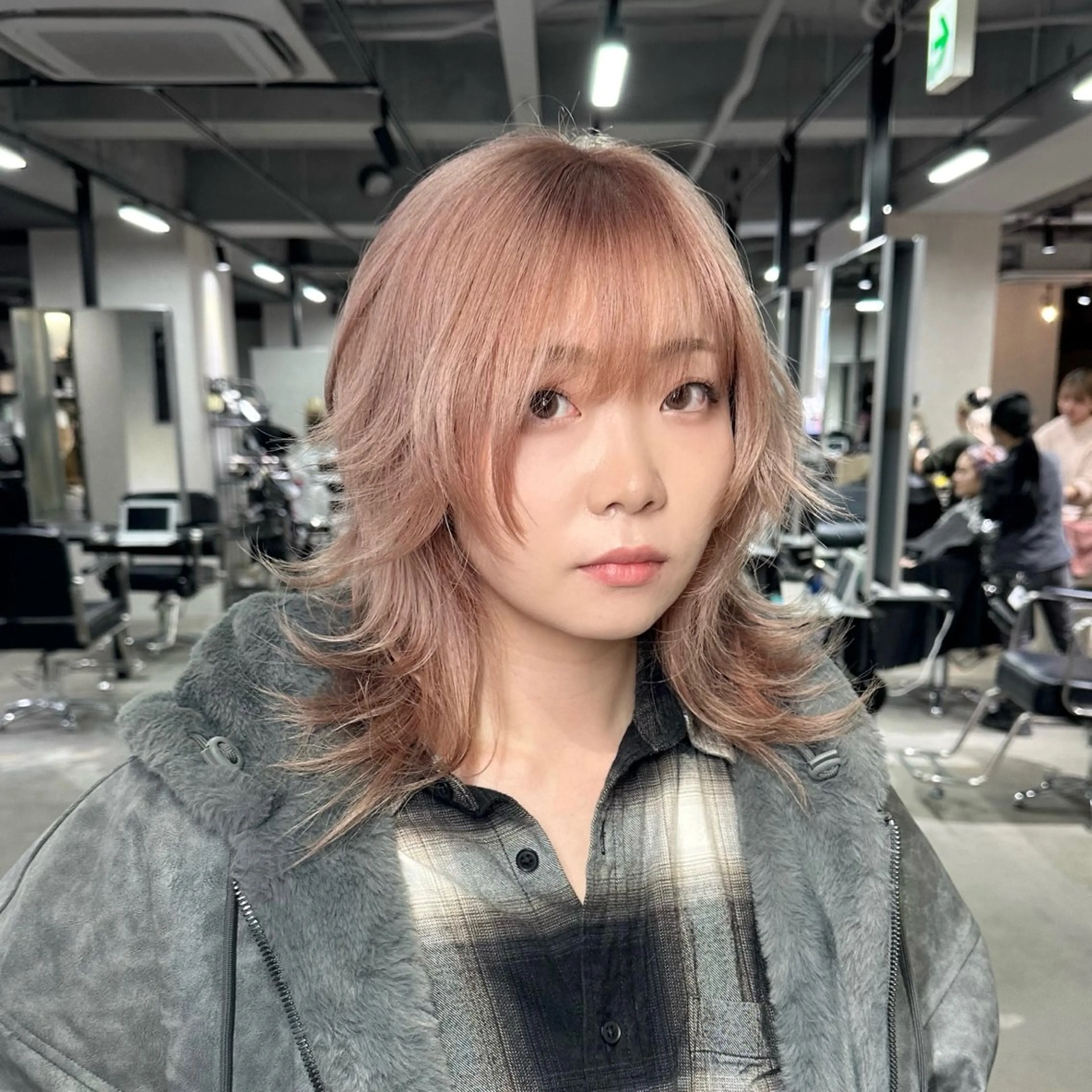 ミディアム ケアカラー ボブ 髪質改善 レイヤーカット トリートメント 艶髪カラー/レイヤ ー支持No.1renのヘアスタイル