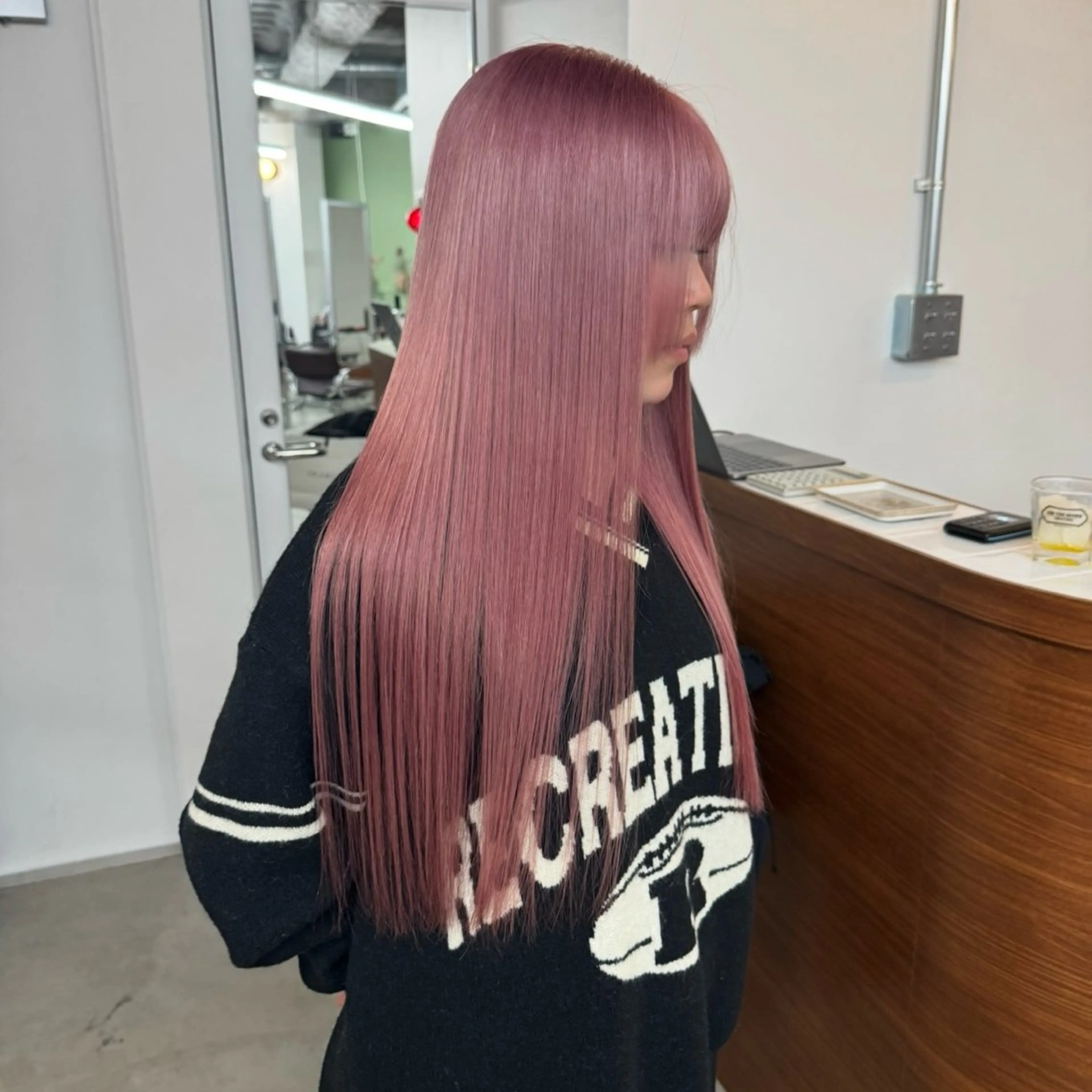 ロング カラー ピンクカラー ヘアカラー カットモデル୨୧大阪 梅田タカシマリナ♡のヘアスタイル