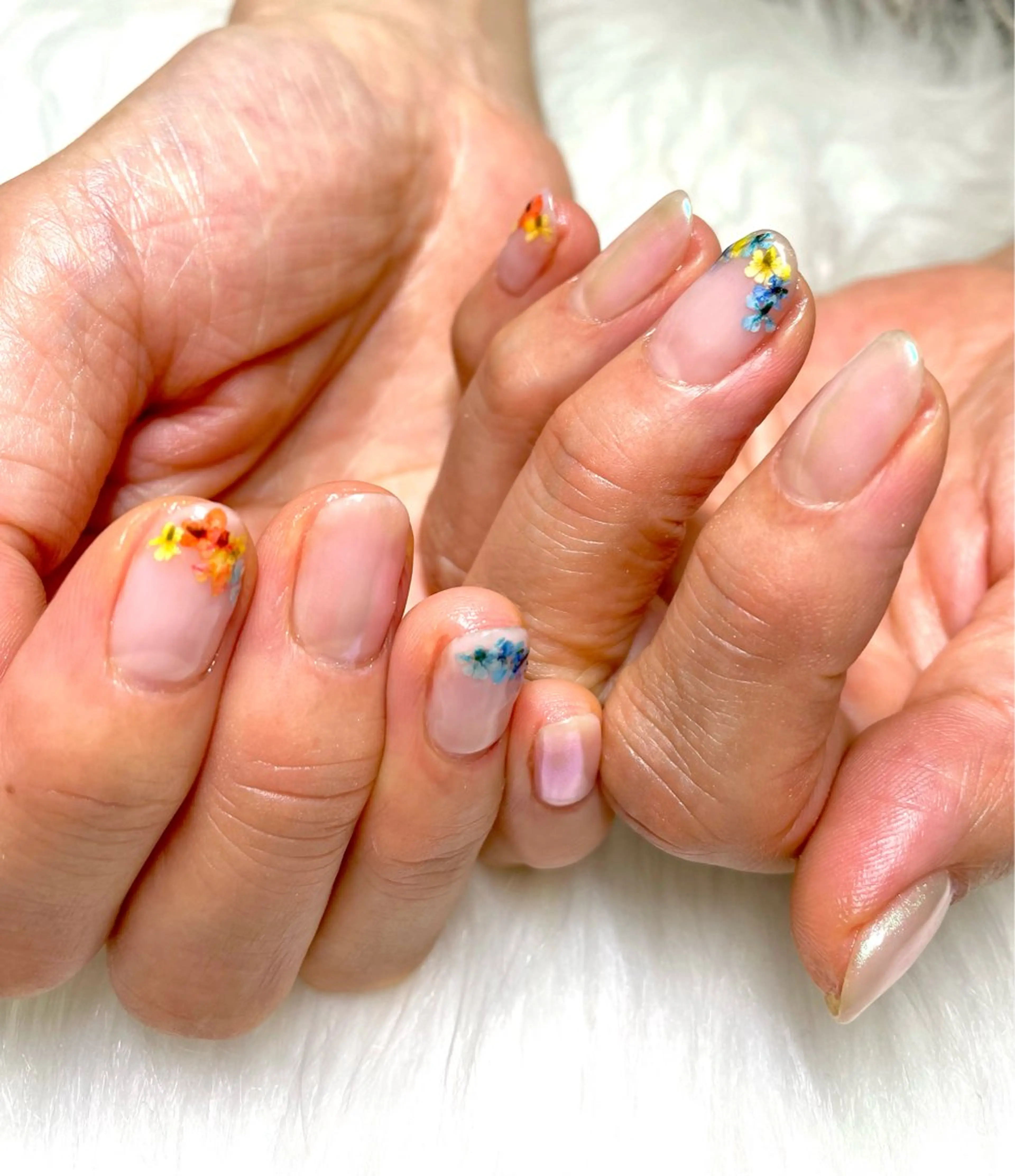 ネイル オーロラネイル ピンク シンプルネイル ホワイト ハンドネイル Beauty salon 100＋大鳥居店所属・100＋大鳥居店 MIKAのネイルデザイン