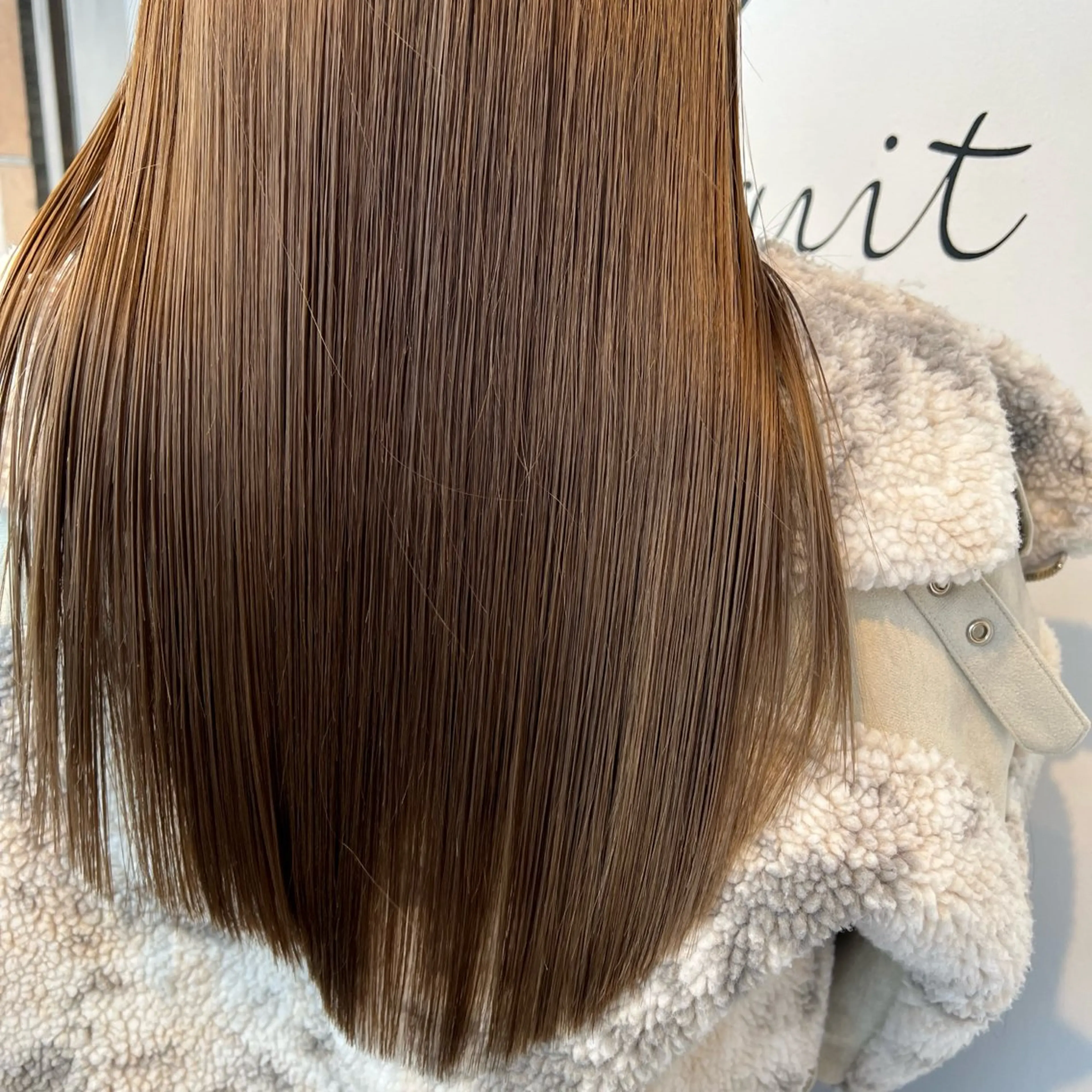 ロング カラー アッシュ ベージュカラー ケアカラー グレージュ くびれヘア 中村 ひなたのヘアスタイル