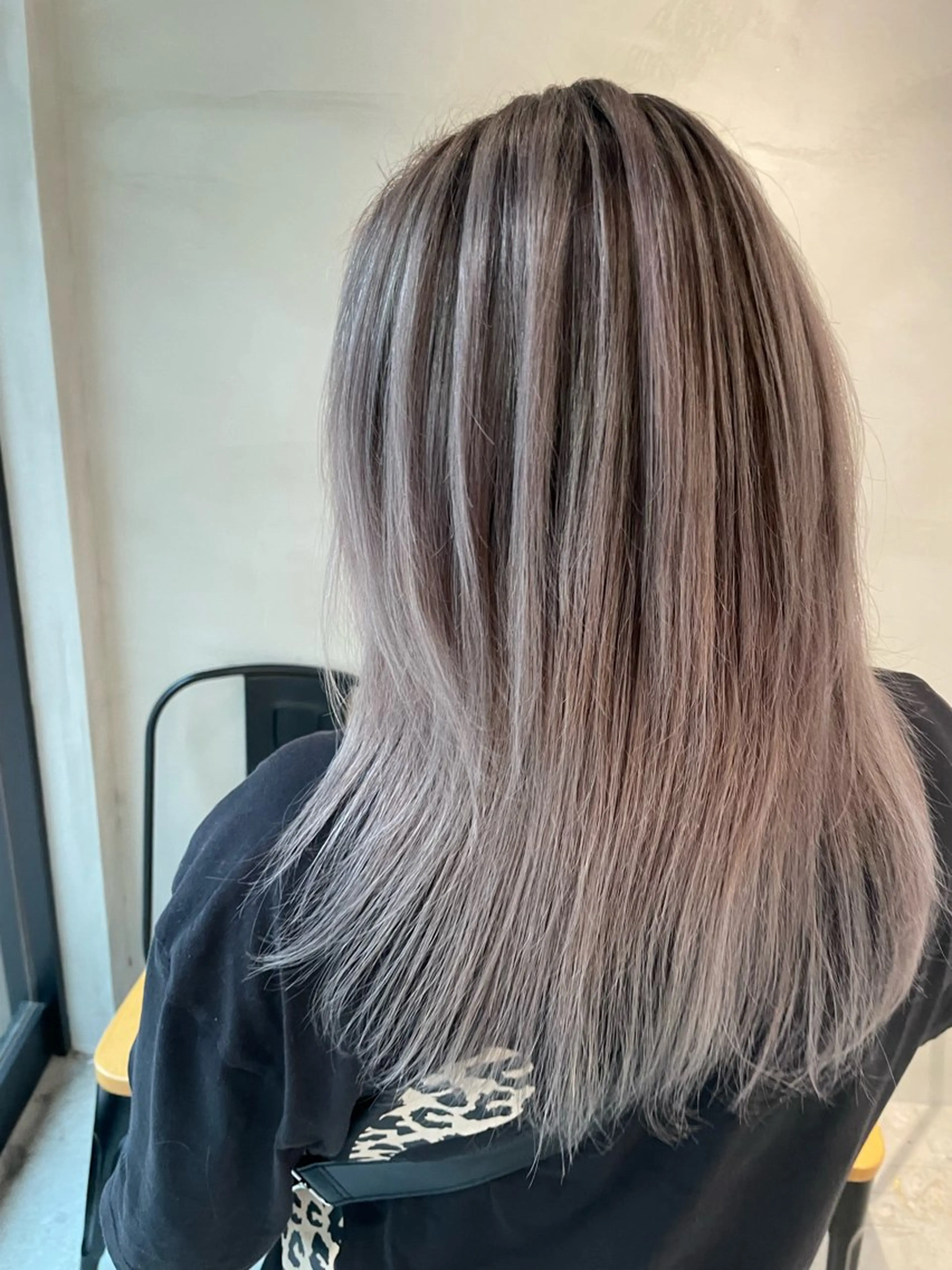 セミロング レイヤーカット 冨岡 祐太郎✂️のヘアスタイル