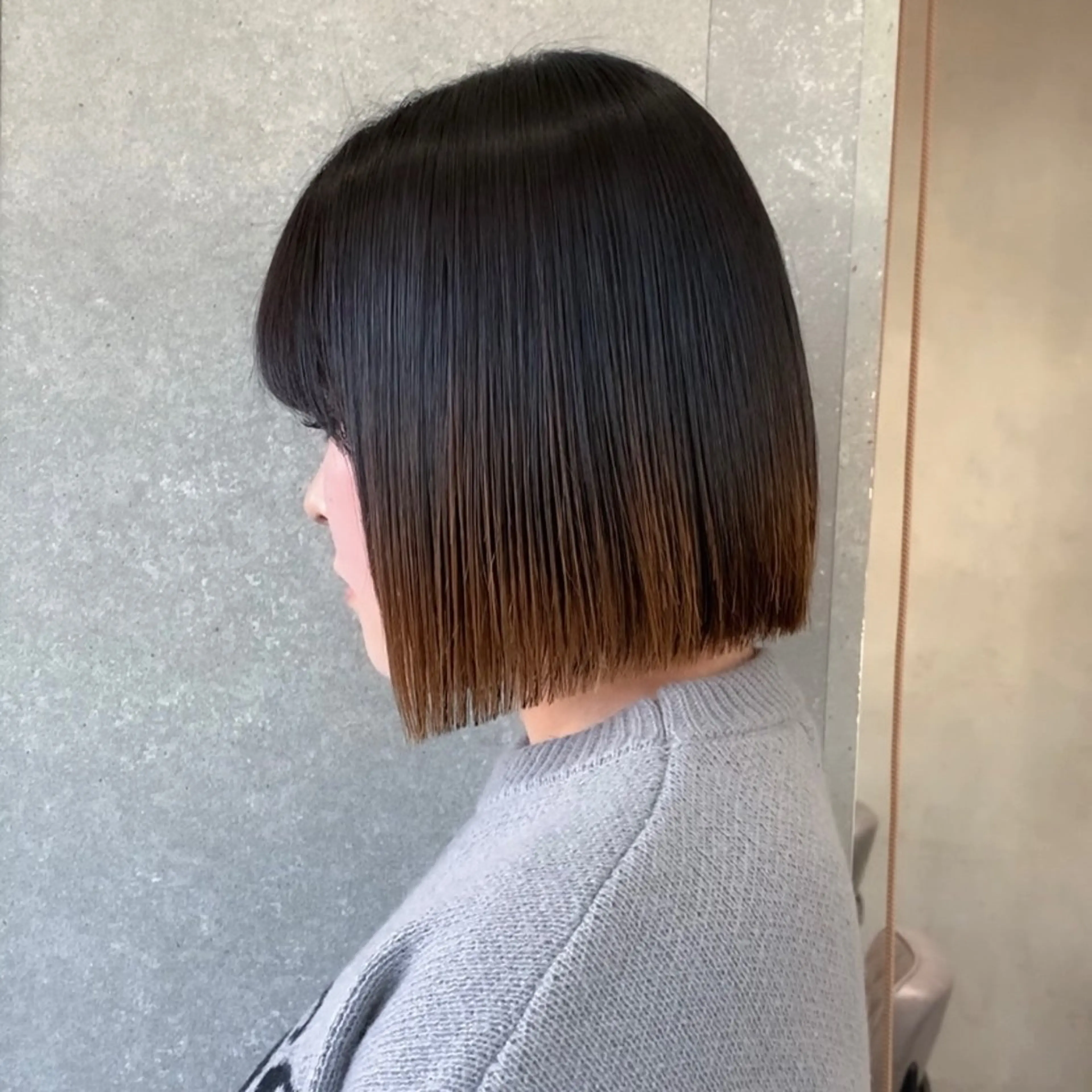 ショート 切りっぱなしボブ 前下がりボブ ショートボブ ボブ 顔周りカット カット 縮毛矯正 トリートメント 伊 杏のヘアスタイル