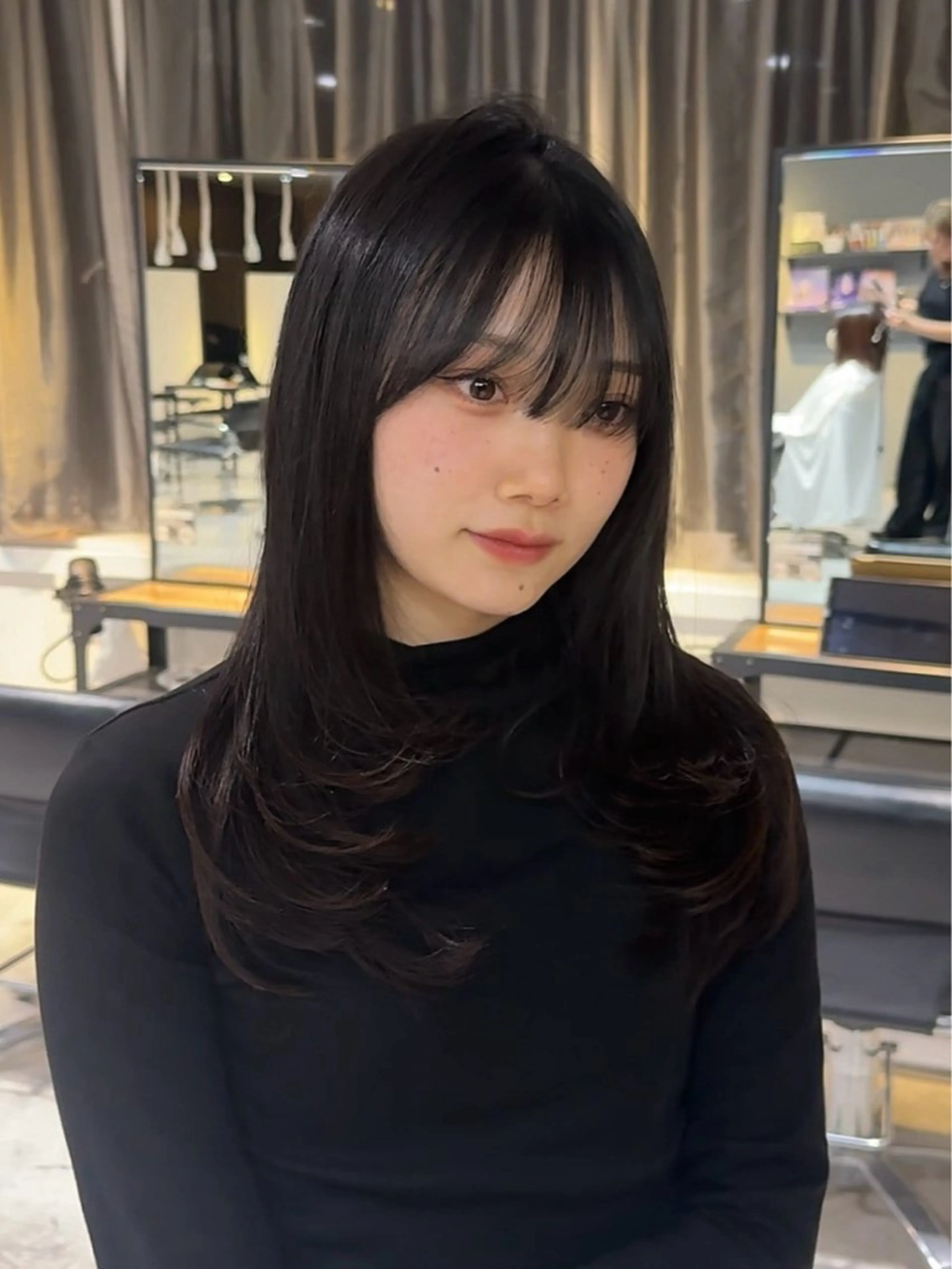 ロング 藤原 萌衣のヘアスタイル