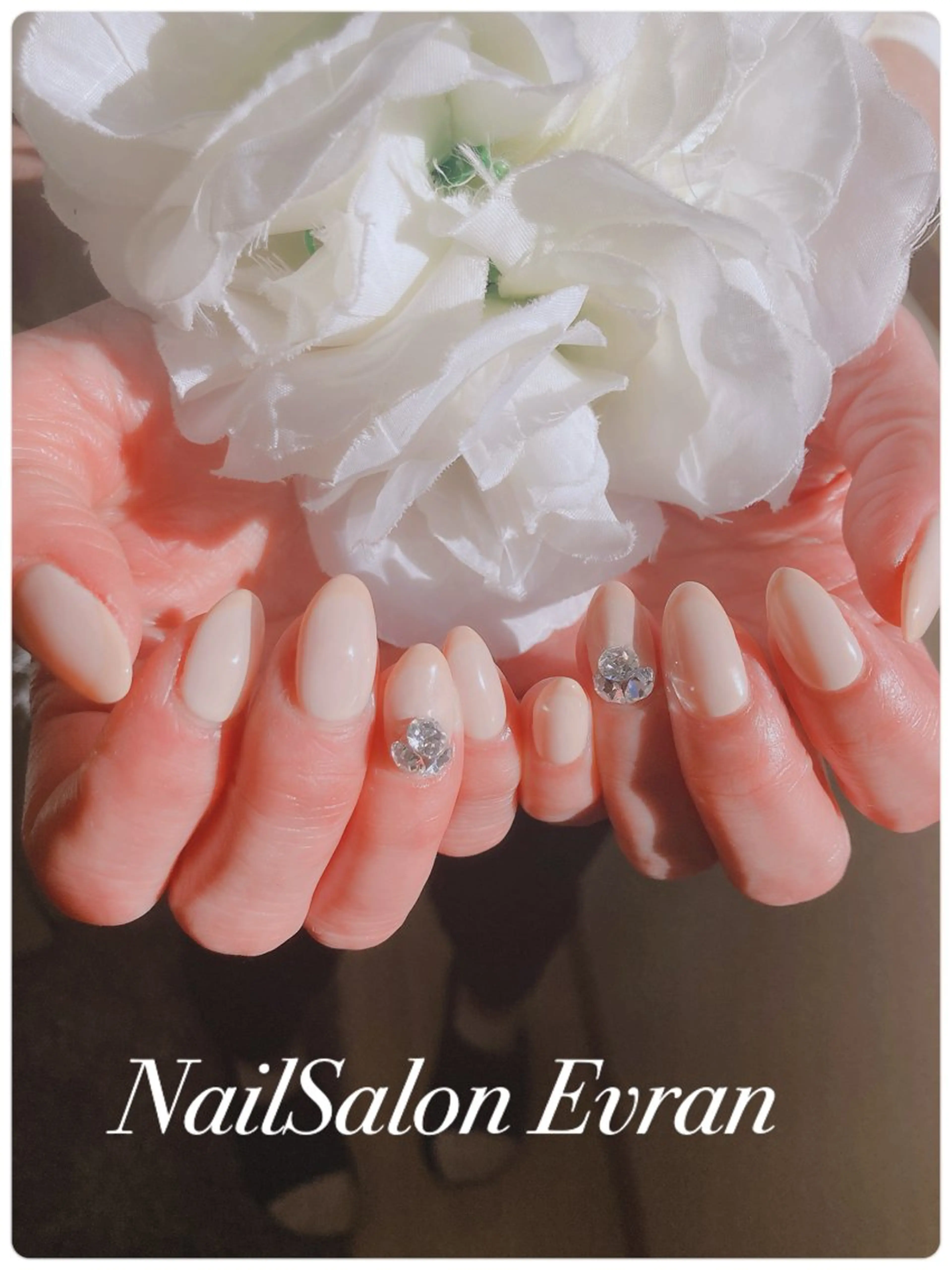 ネイル アートネイル フレンチネイル マグネットネイル 持ち込み ニュアンスネイル Nail salon Evranのネイルデザイン