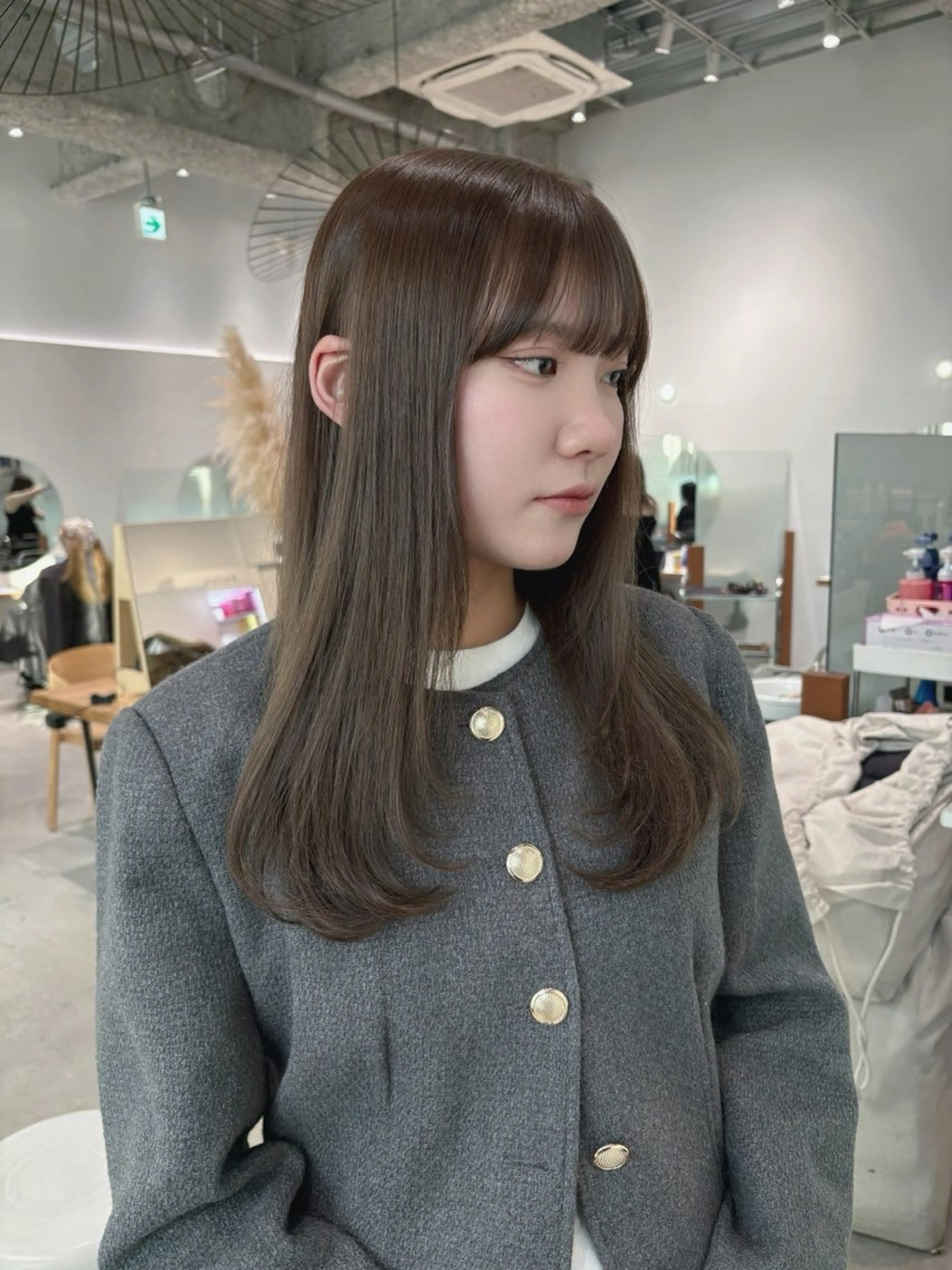 セミロング カラー ヘアカラー トリートメント 🎀優姫 🎀  韓国レイヤーのヘアスタイル