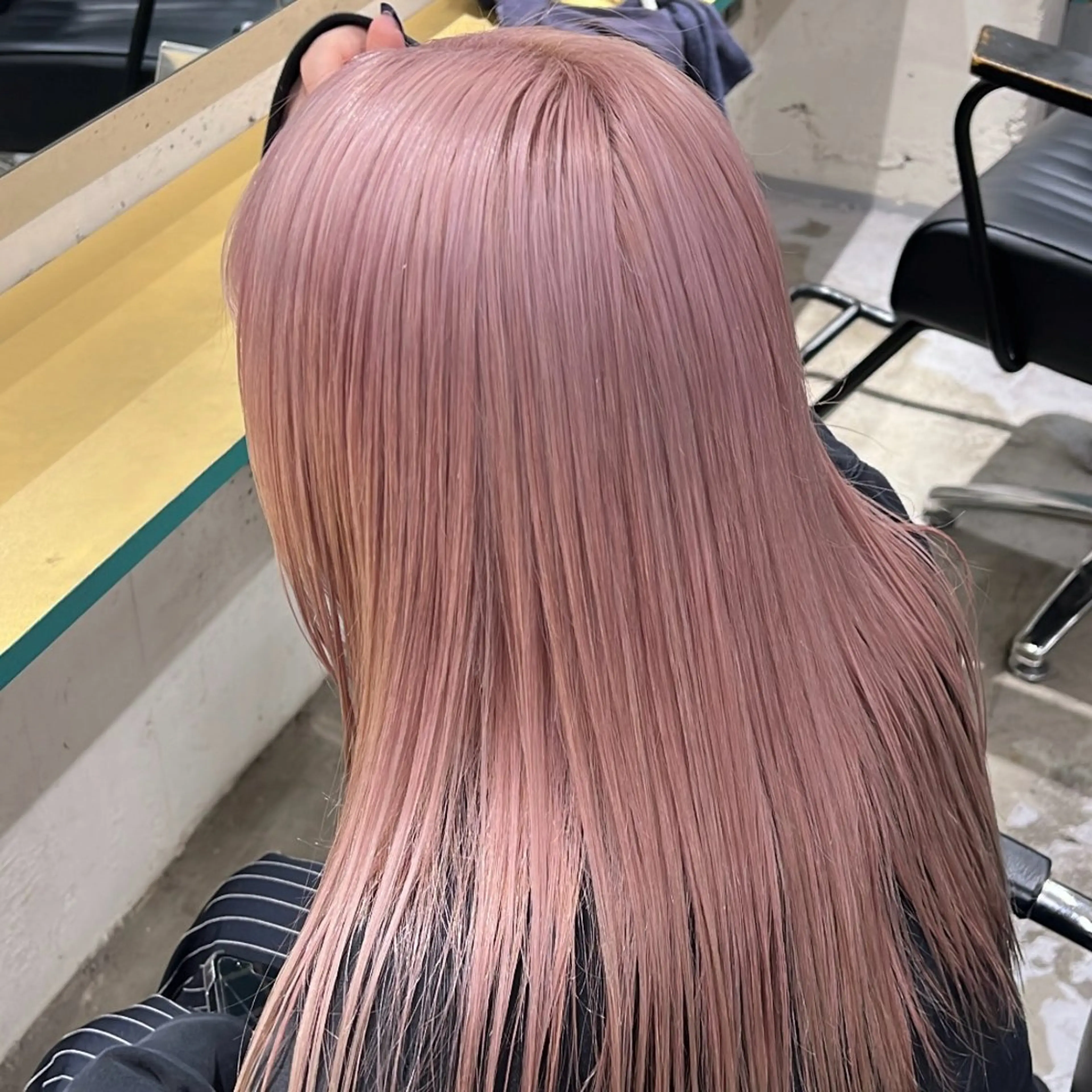 ロング カラー ベージュカラー ブリーチ ピンクカラー ピンクベージュ ヘアカラー ⚡️ハイトーン/ デザインカラー⚡️のヘアスタイル