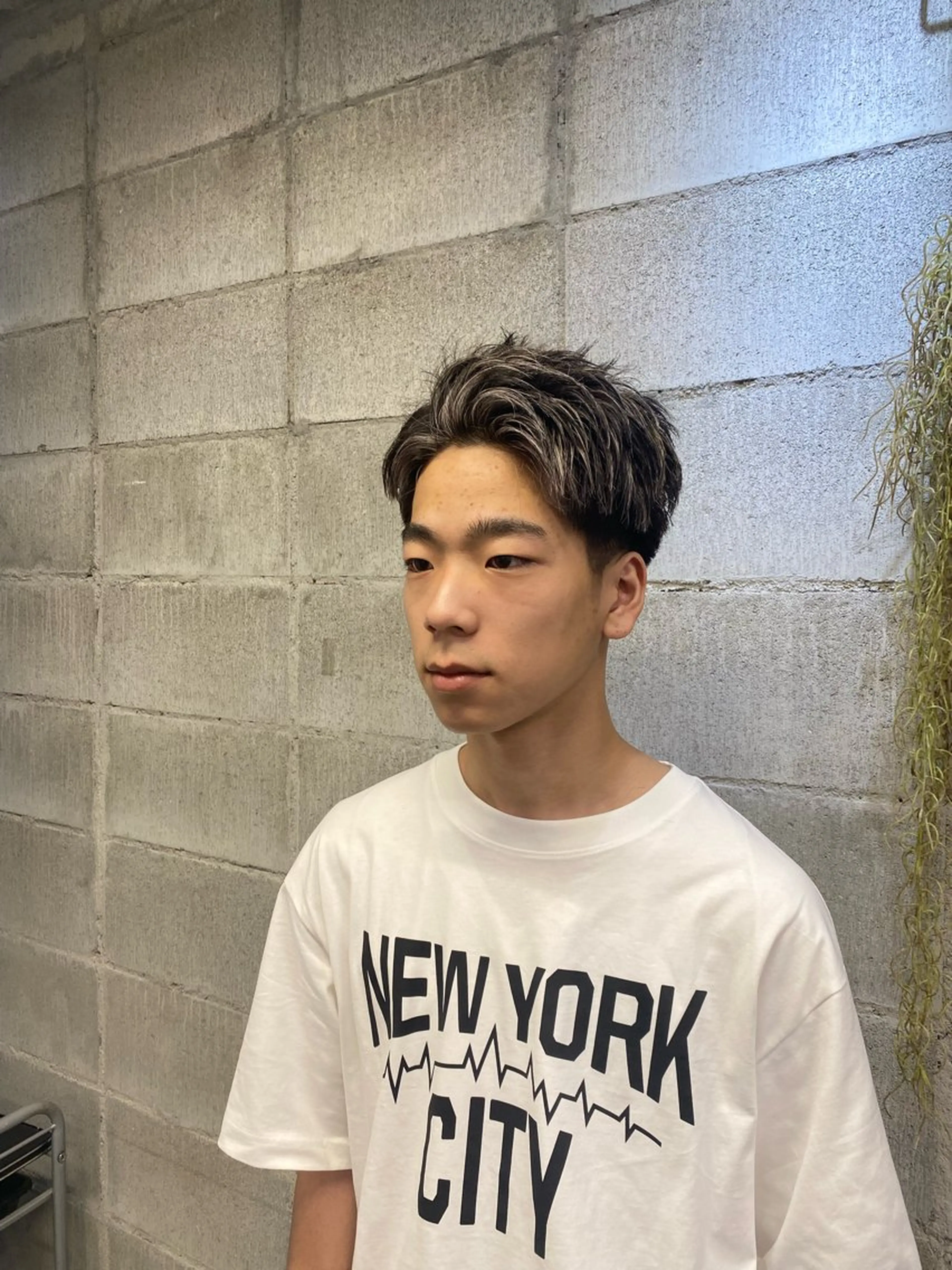 ショート カラー 友利 翔太のヘアスタイル