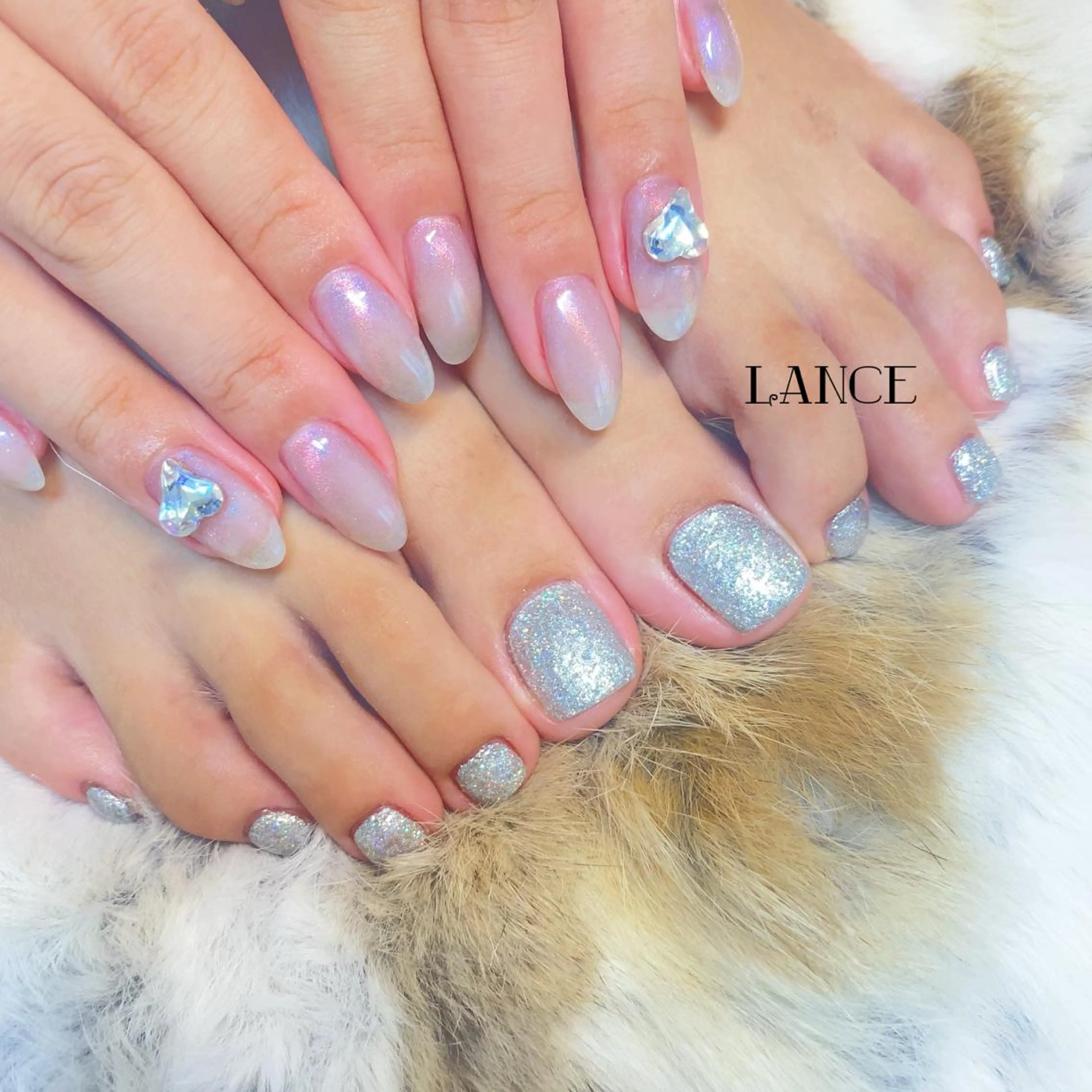 ミディアム ネイル オーロラネイル フットネイル フレンチネイル ミラーネイル ニュアンスネイル ハンドネイル Lance nailのネイルデザイン