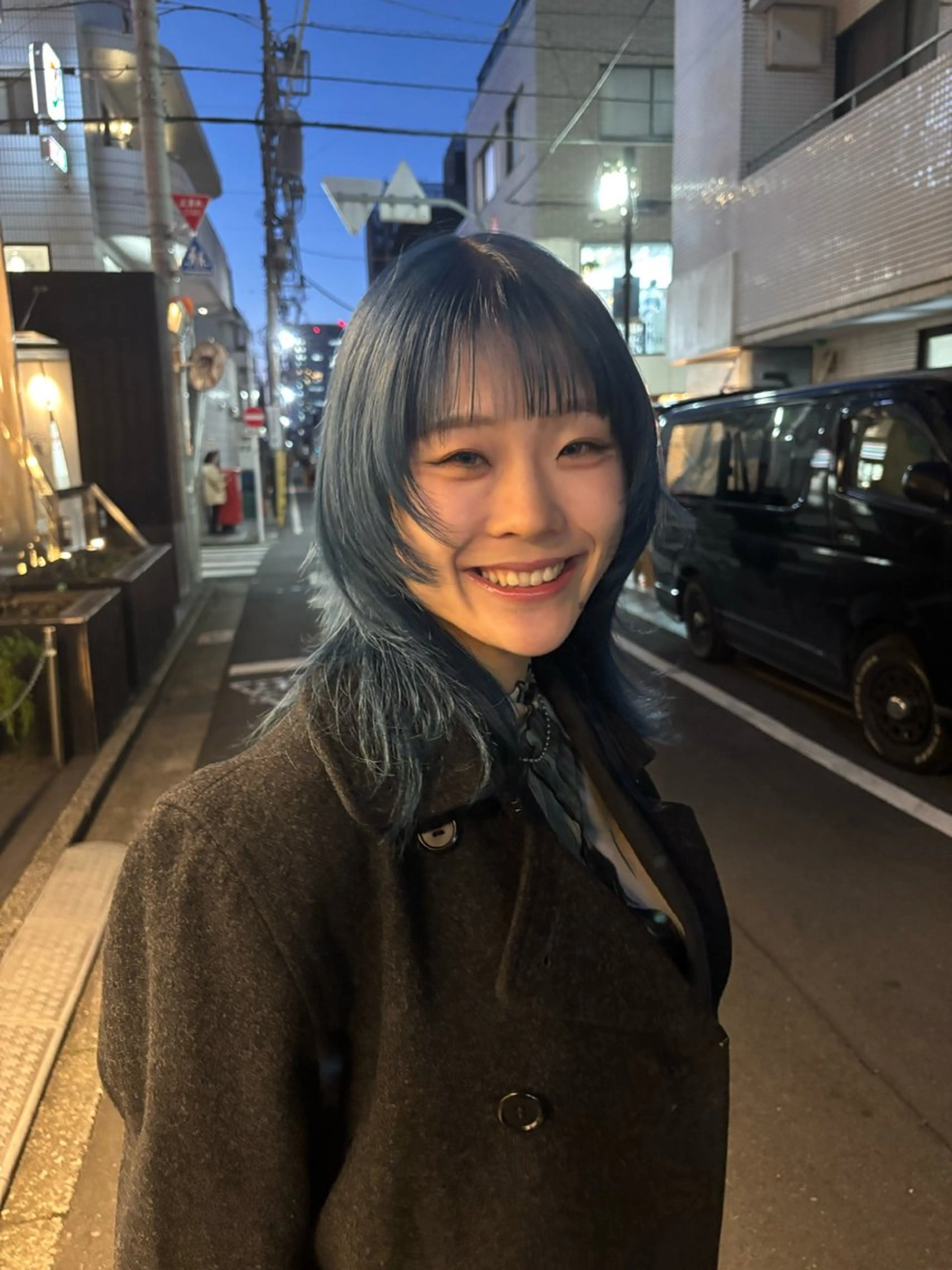 ミディアム カラー レイヤー/ハッシュ/ ウルフ/透明感カラーのヘアスタイル