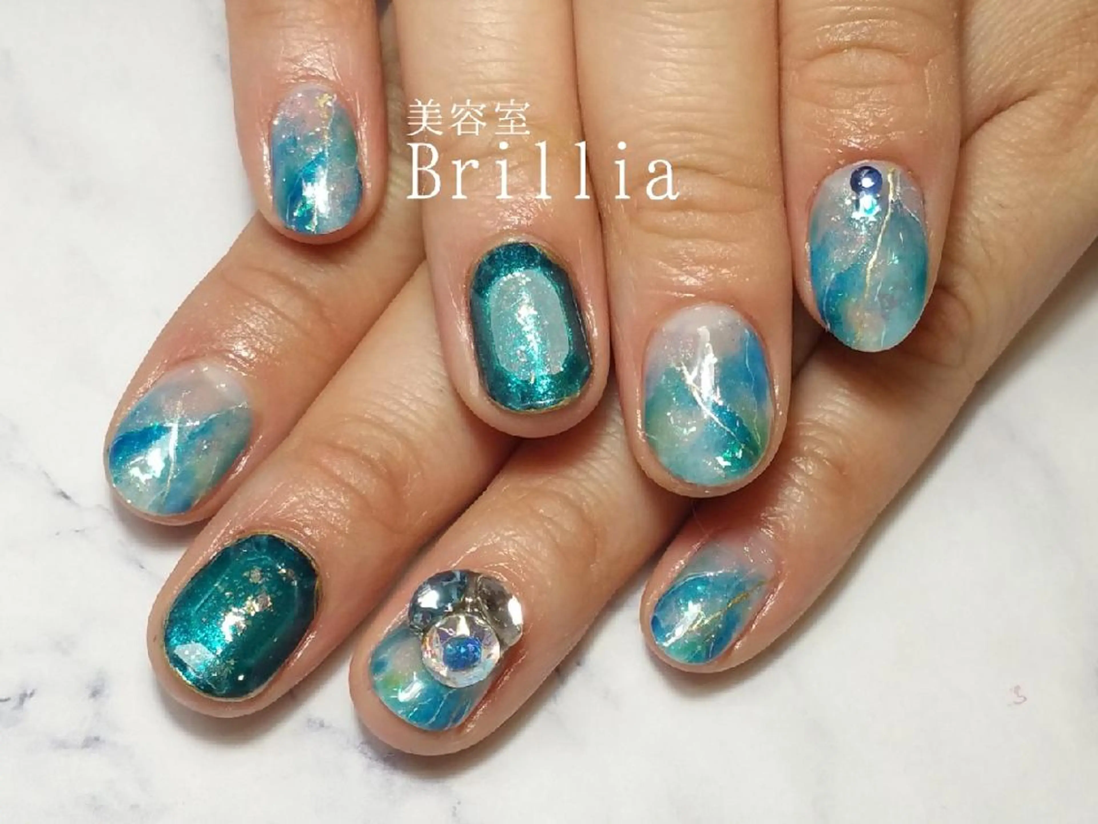 ネイル ブルー ニュアンスネイル ハンドネイル 柴田 彩のネイルデザイン