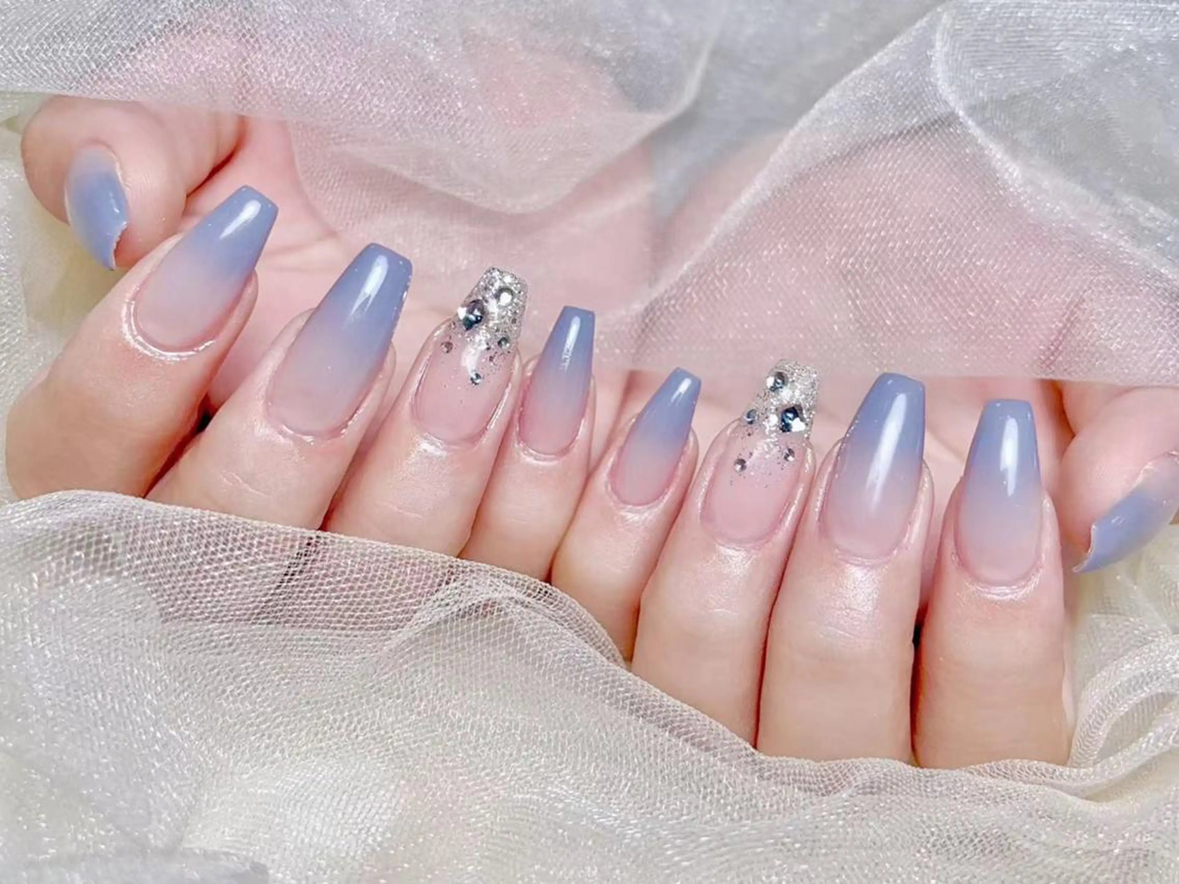 ネイル アートネイル オーロラネイル チークネイル 成人式 長さ出し Yui 🧀のネイルデザイン