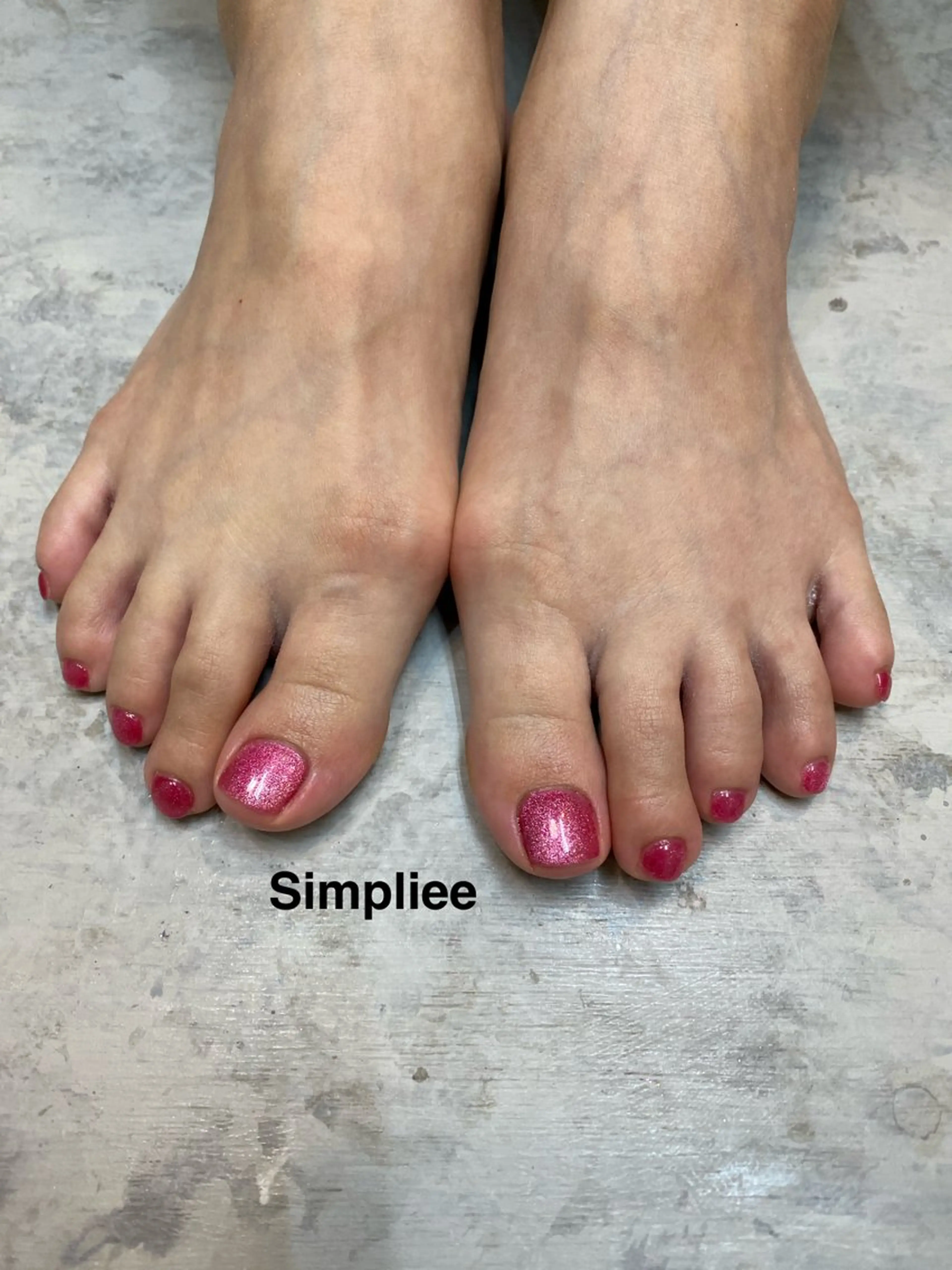 ネイル シンプリーワン 渋谷店🪄MOENAのネイルデザイン