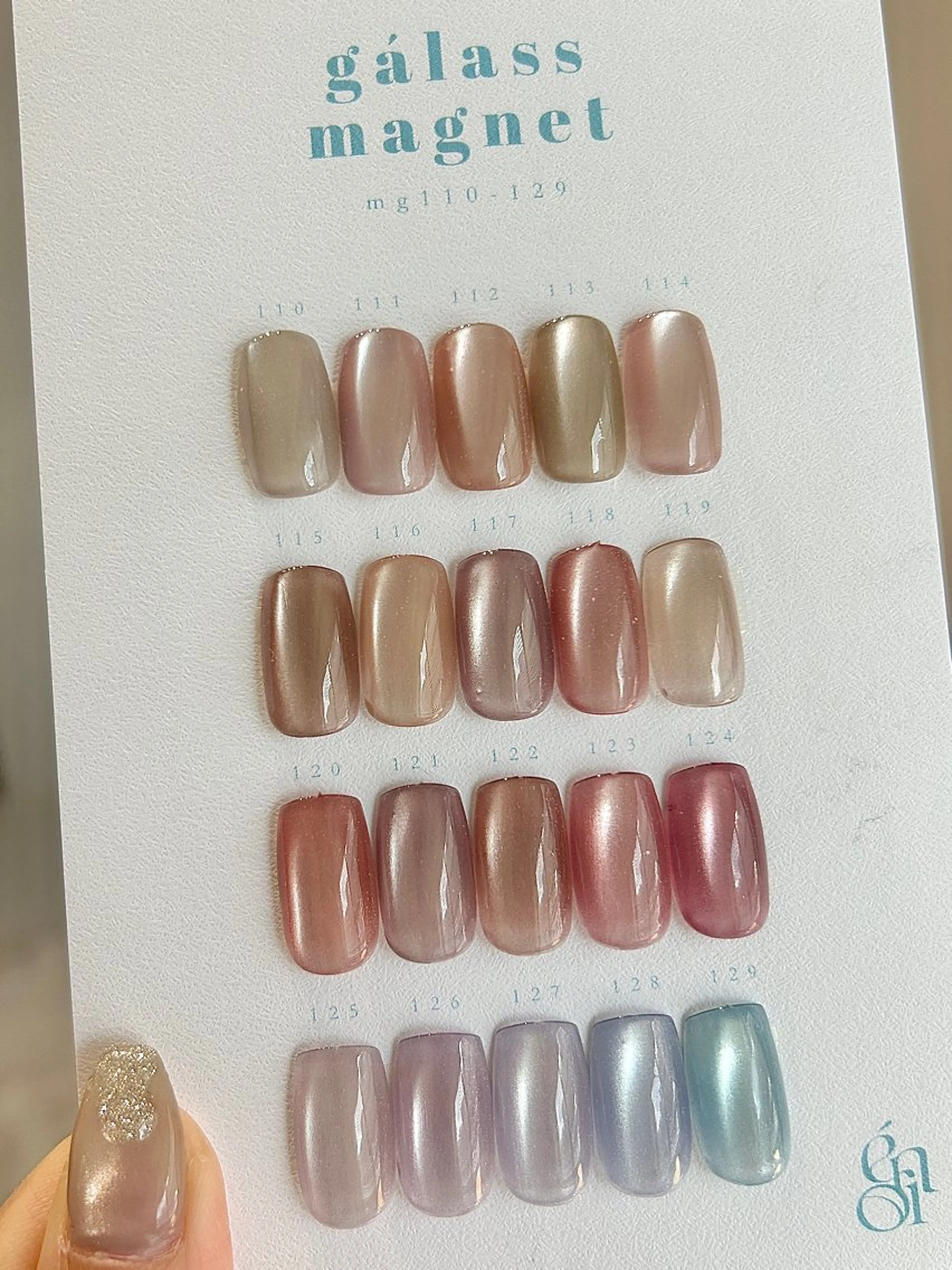 ネイル マグネットネイル nail salon moiのネイルデザイン