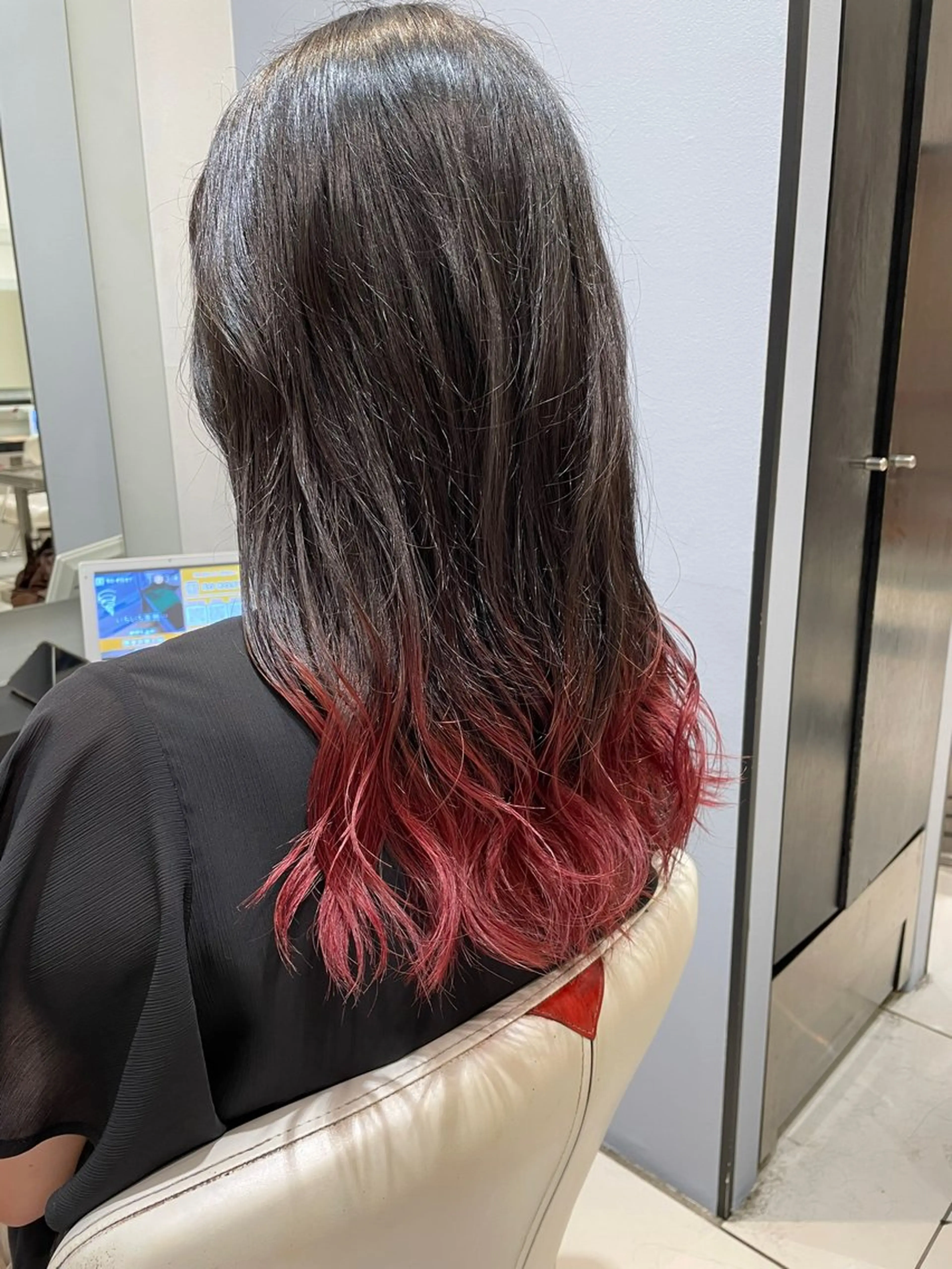 カラー グラデーションカラー ヘアカラー 渡辺 広輝のヘアスタイル