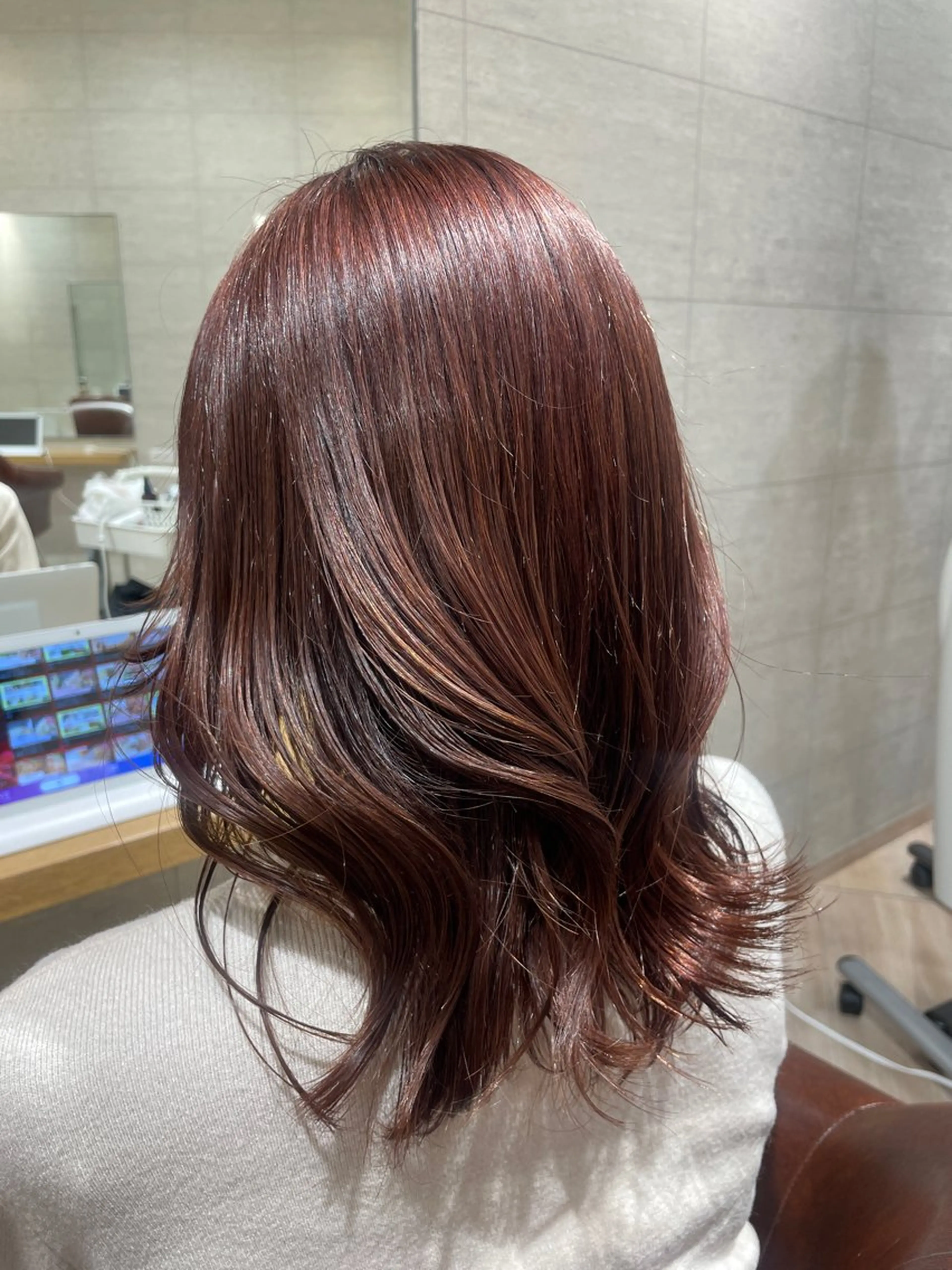 ミディアム カラー 小川 美優のヘアスタイル