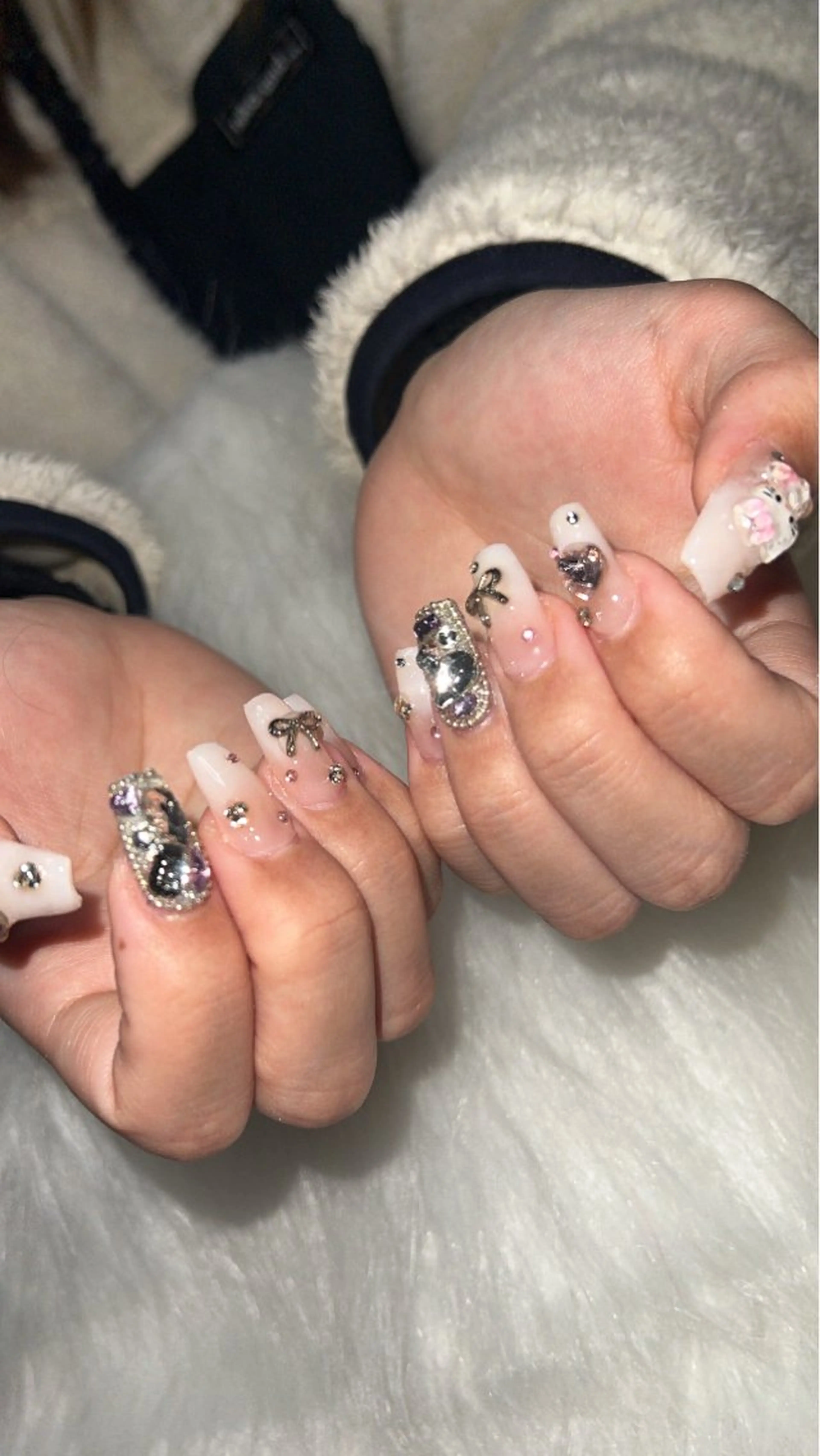 ネイル OPHELIA 𓃛のネイルデザイン