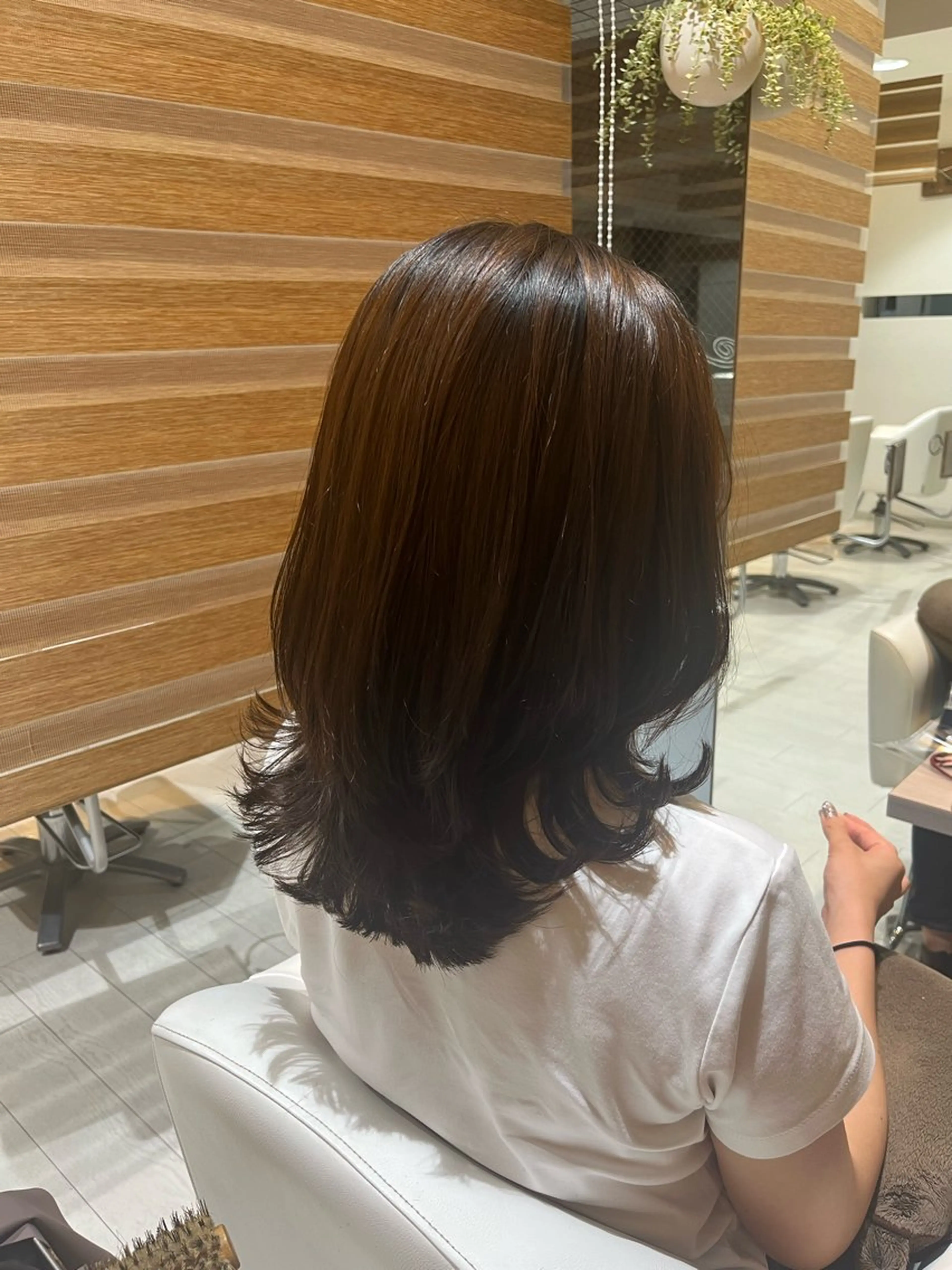 ミディアム くびれヘア 須藤 百合香のヘアスタイル