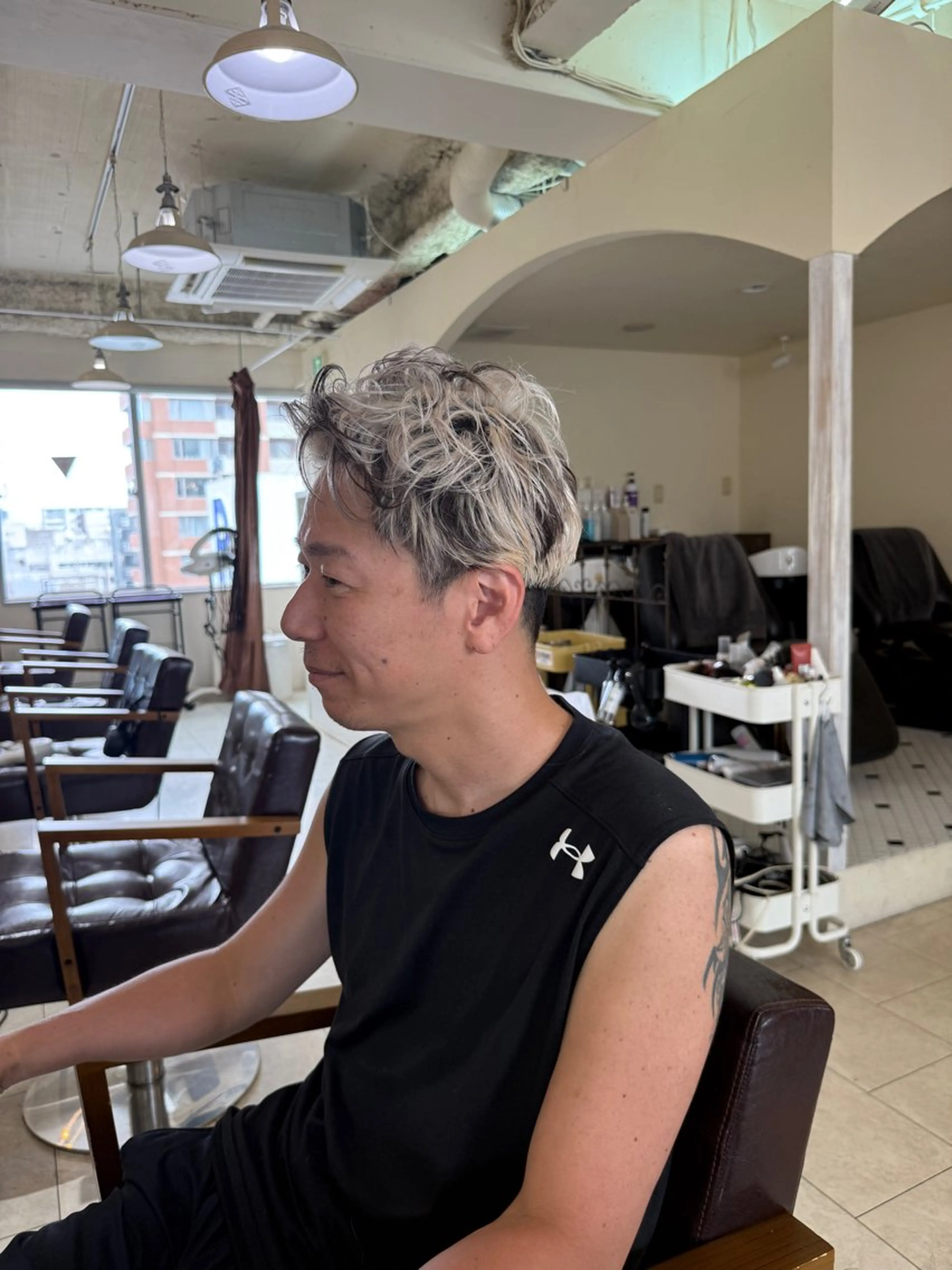 ショート カット ヘアカラー Maho/海外 レイヤー/ハイトーンのヘアスタイル