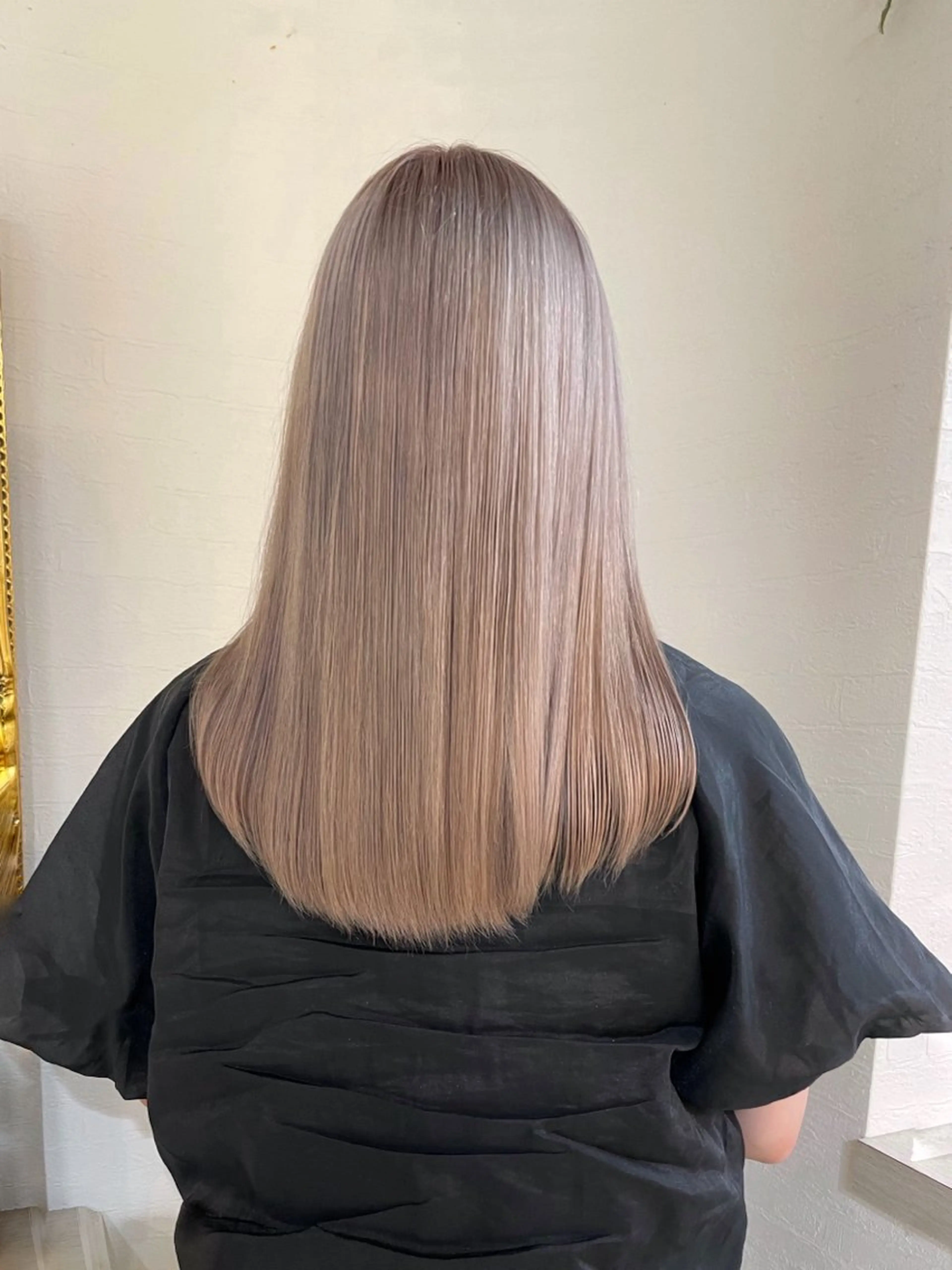 ロング カラー ヘアアレンジ ベージュカラー ブリーチ ホワイトベージュ 艶髪/髪質改善/ 松村きさらのヘアスタイル