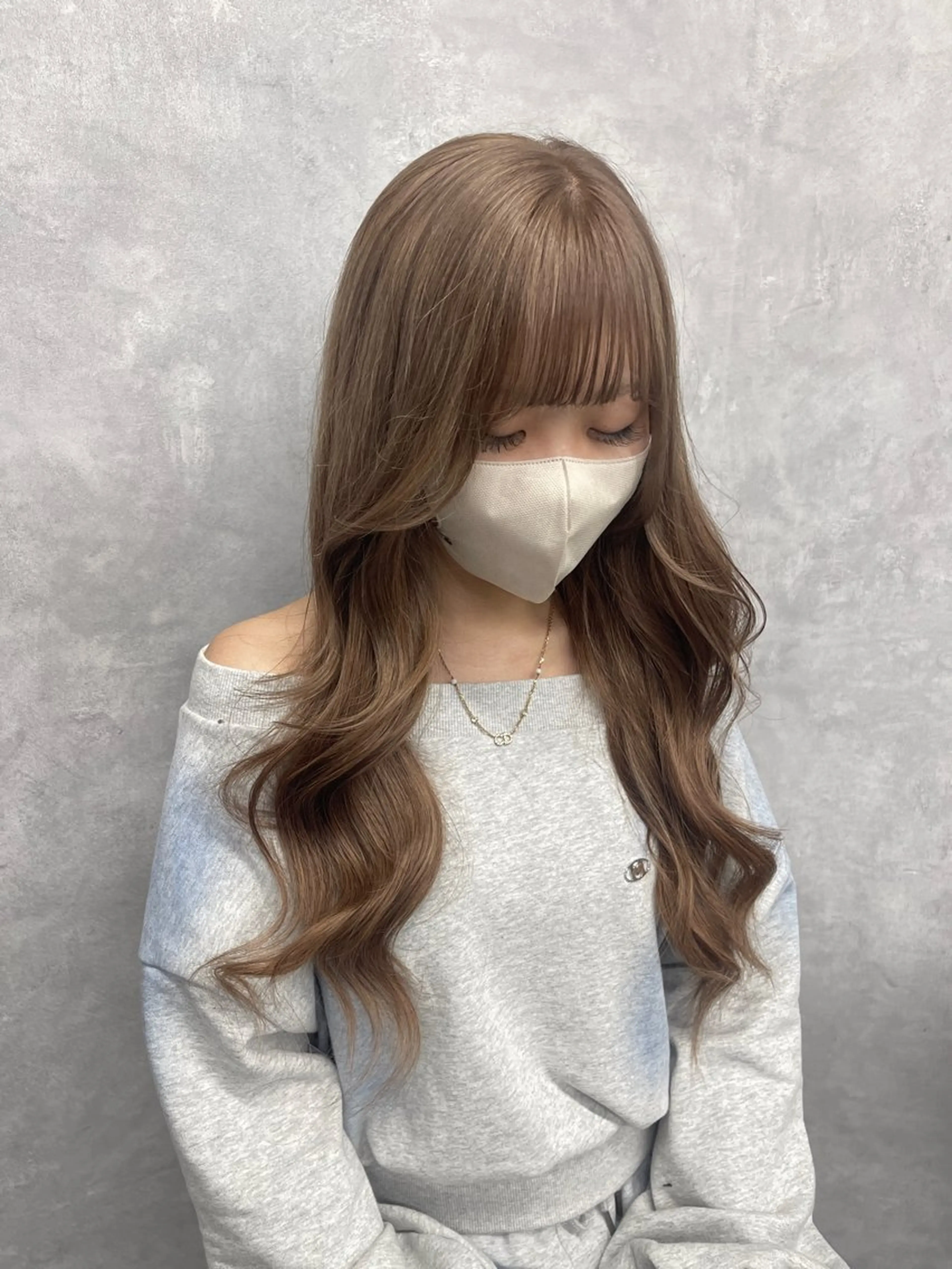 ロング カラー ブリーチ 髪質改善 トリートメント カット ヘアカラー オフホワイトアンドなんば所属・福西 洋斗のヘアスタイル