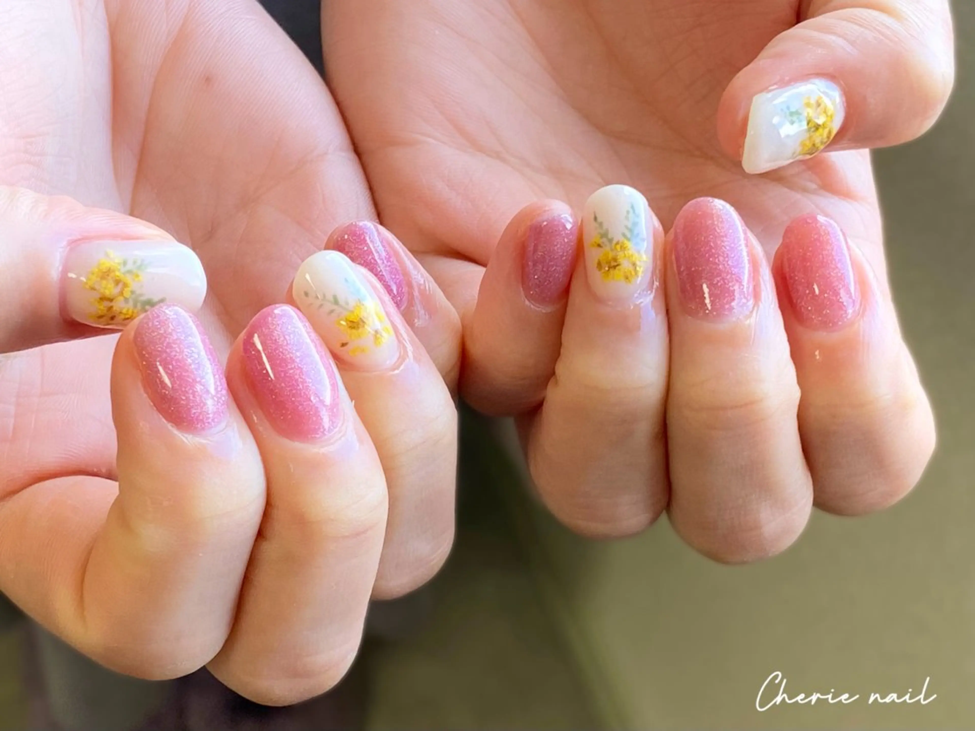ネイル フラワーネイル ジェルネイル 卒業式 ラメ(グリッター) ピンク Cherienail yunaのネイルデザイン