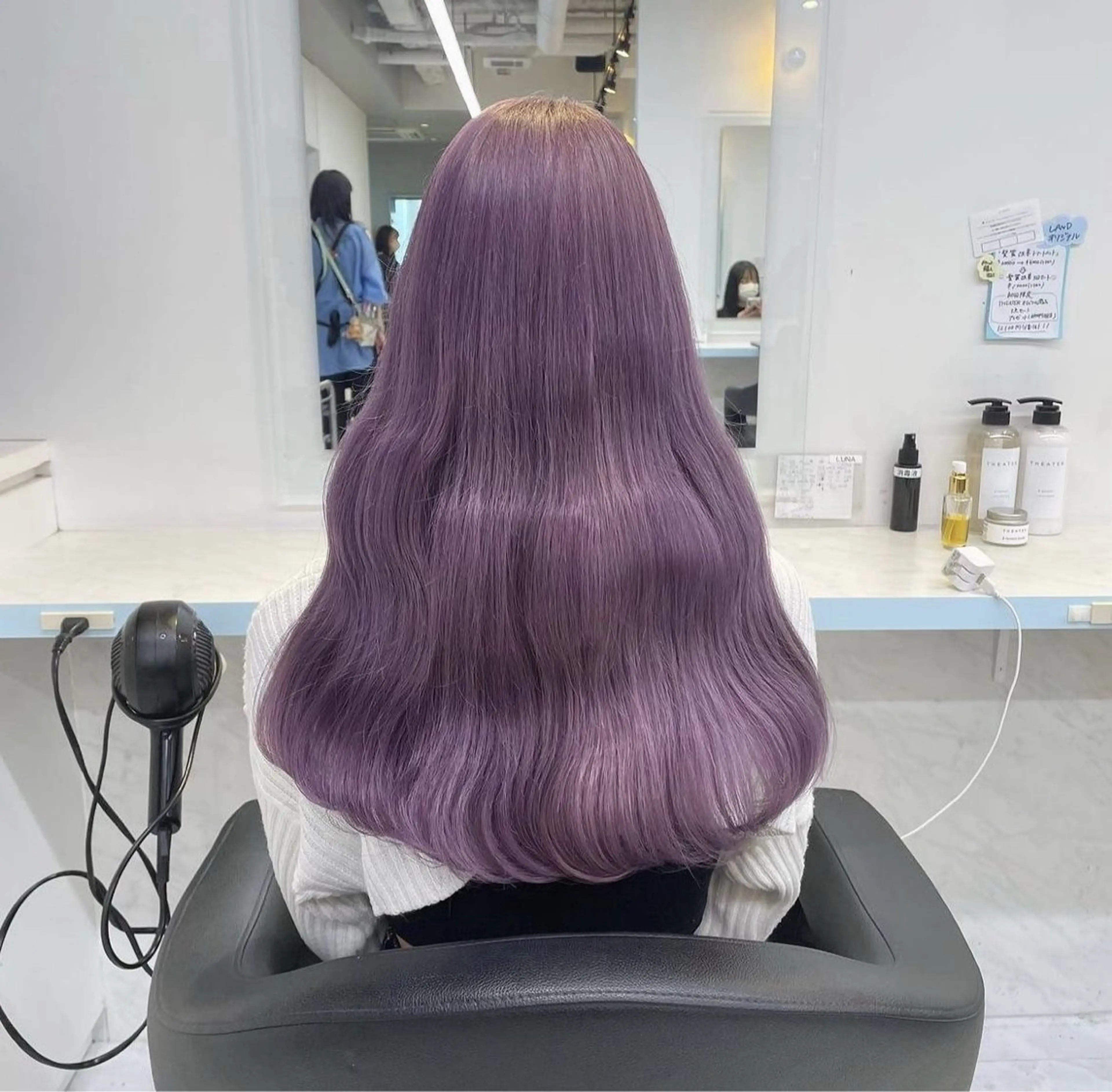 セミロング カラー ヘアアレンジ 🩵ダメージレス艶感 ハイトーン🩷のヘアスタイル