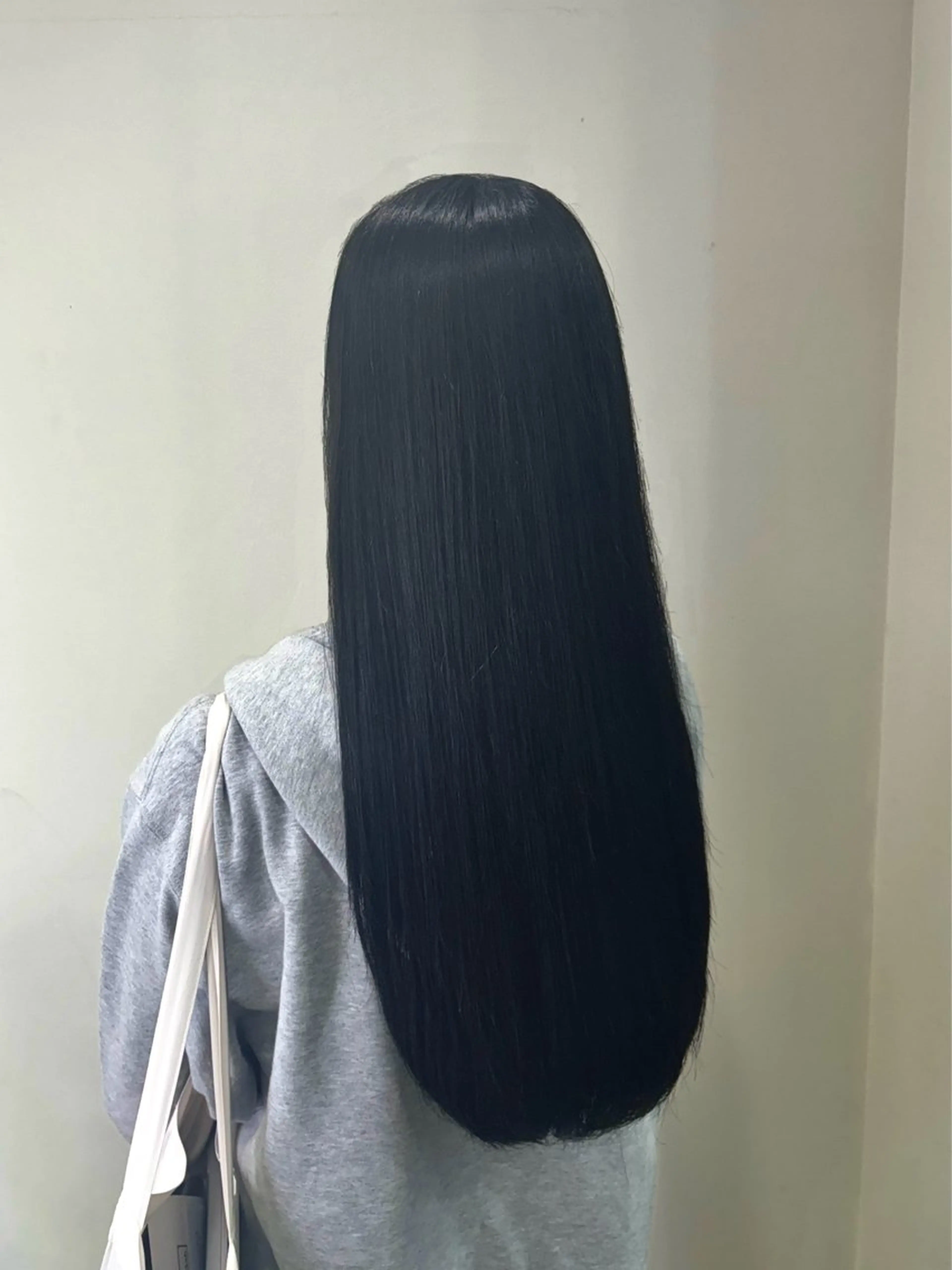 ロング カラー 黒髪 ブルーカラー ブルーブラック 透明感カラー ヘアカラー トリートメント 韓国風カラー/ 縮毛矯正/まい🪐‪のヘアスタイル