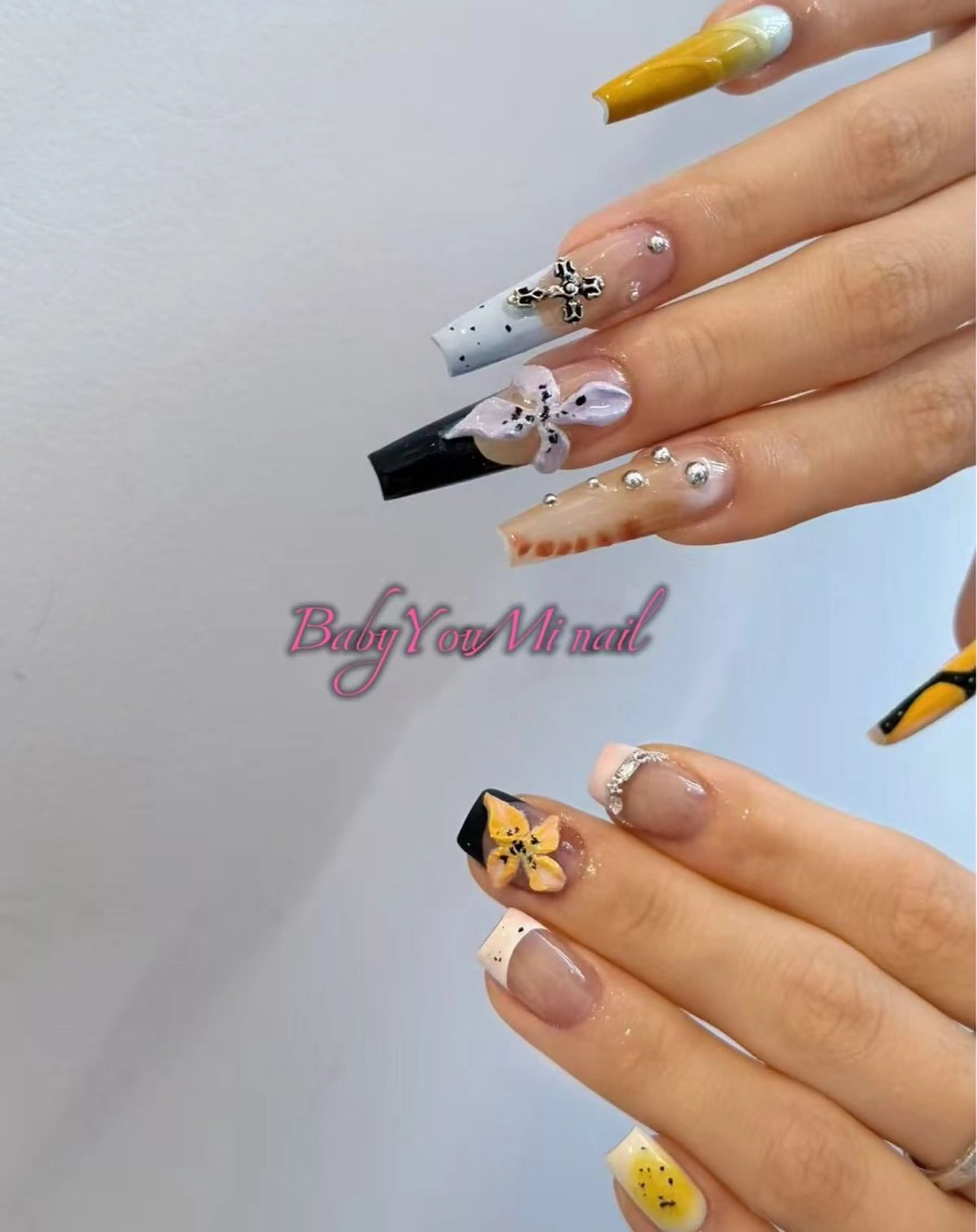 ネイル オーロラネイル フラワーネイル フットネイル フレンチネイル ジェルネイル ハンドネイル 相沢 さやかのネイルデザイン