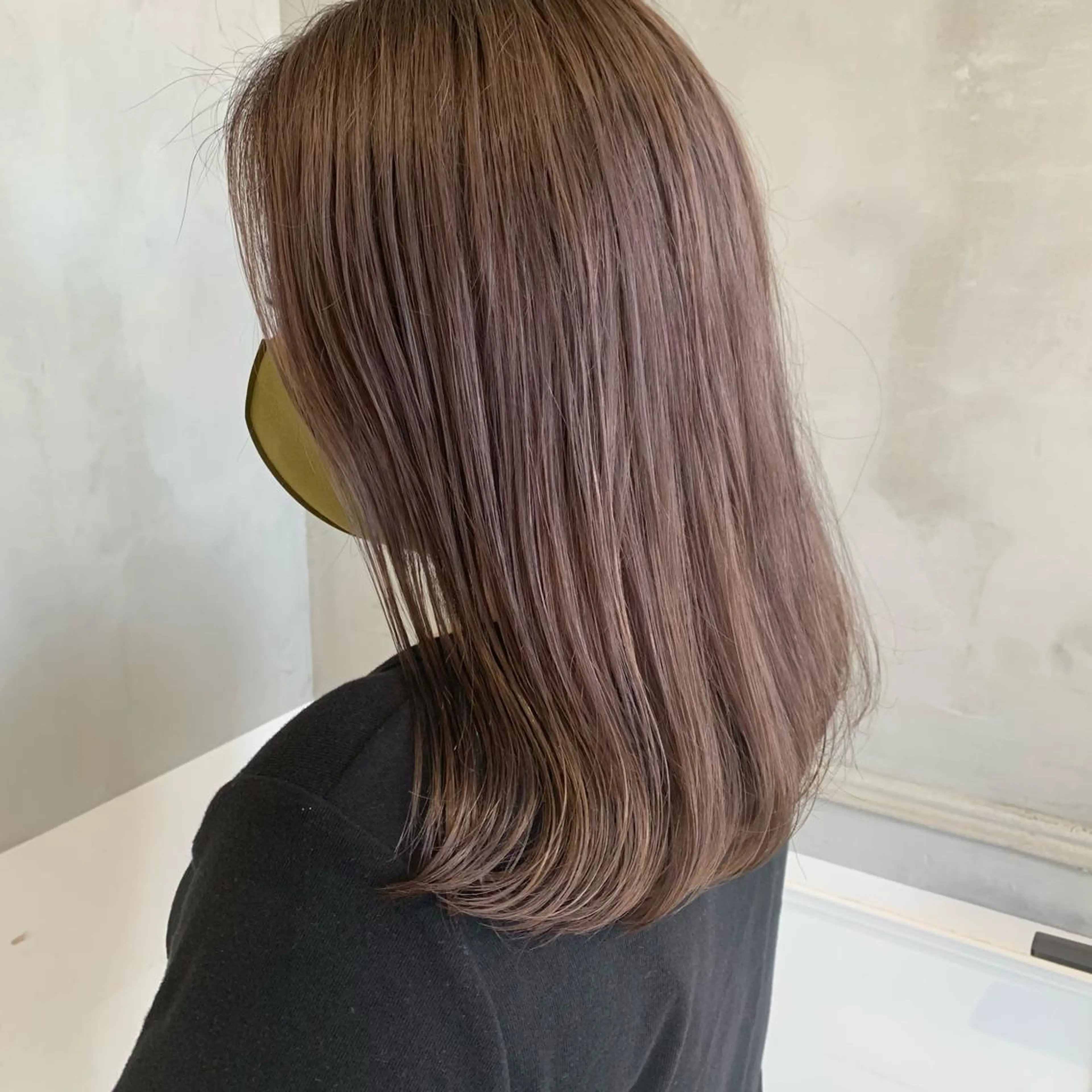 セミロング ラベンダーベージュ 透明感 カラー✨有坂映哉のヘアスタイル