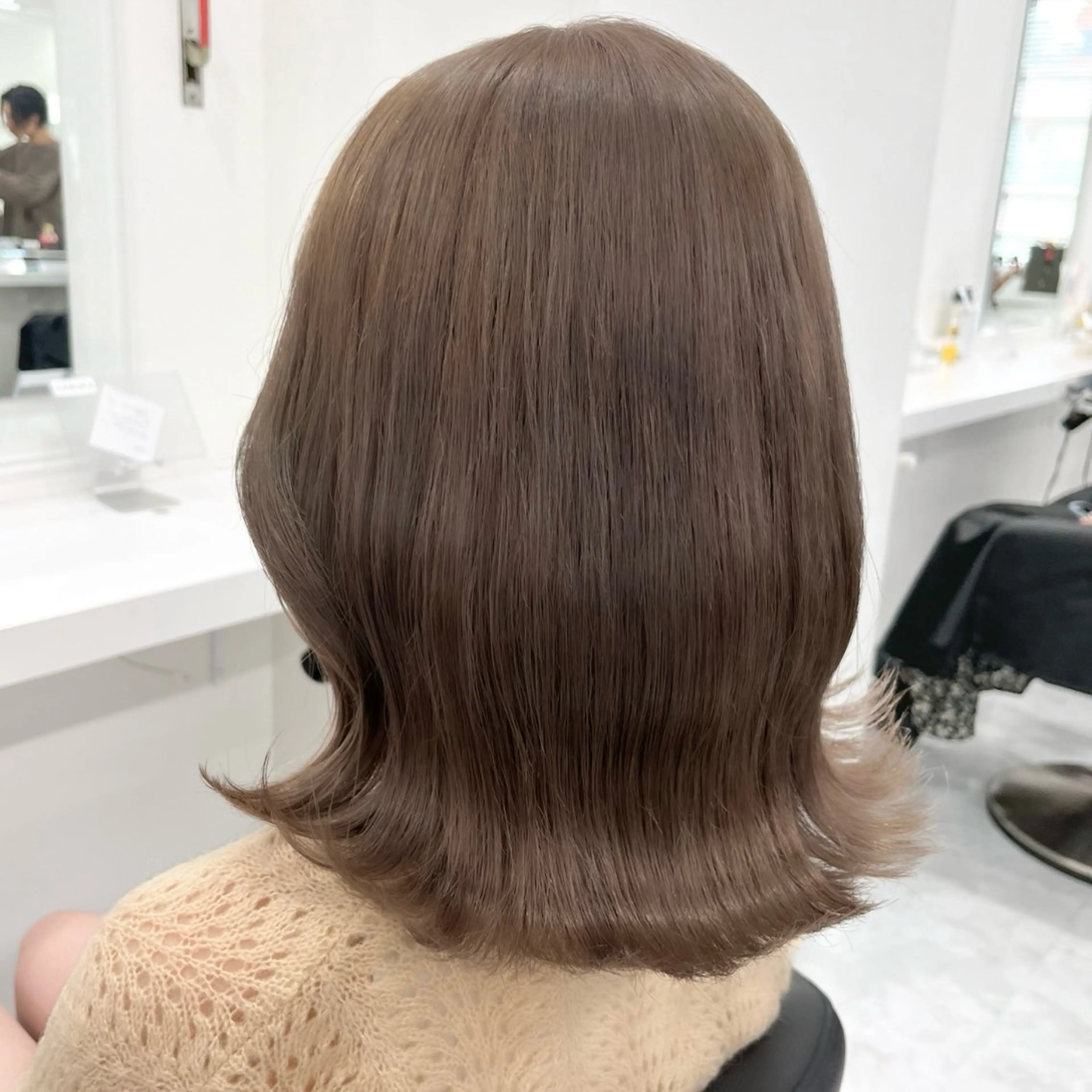 ミディアム カラー 🫧うる艶トレンド 🫧透明感カラーのヘアスタイル