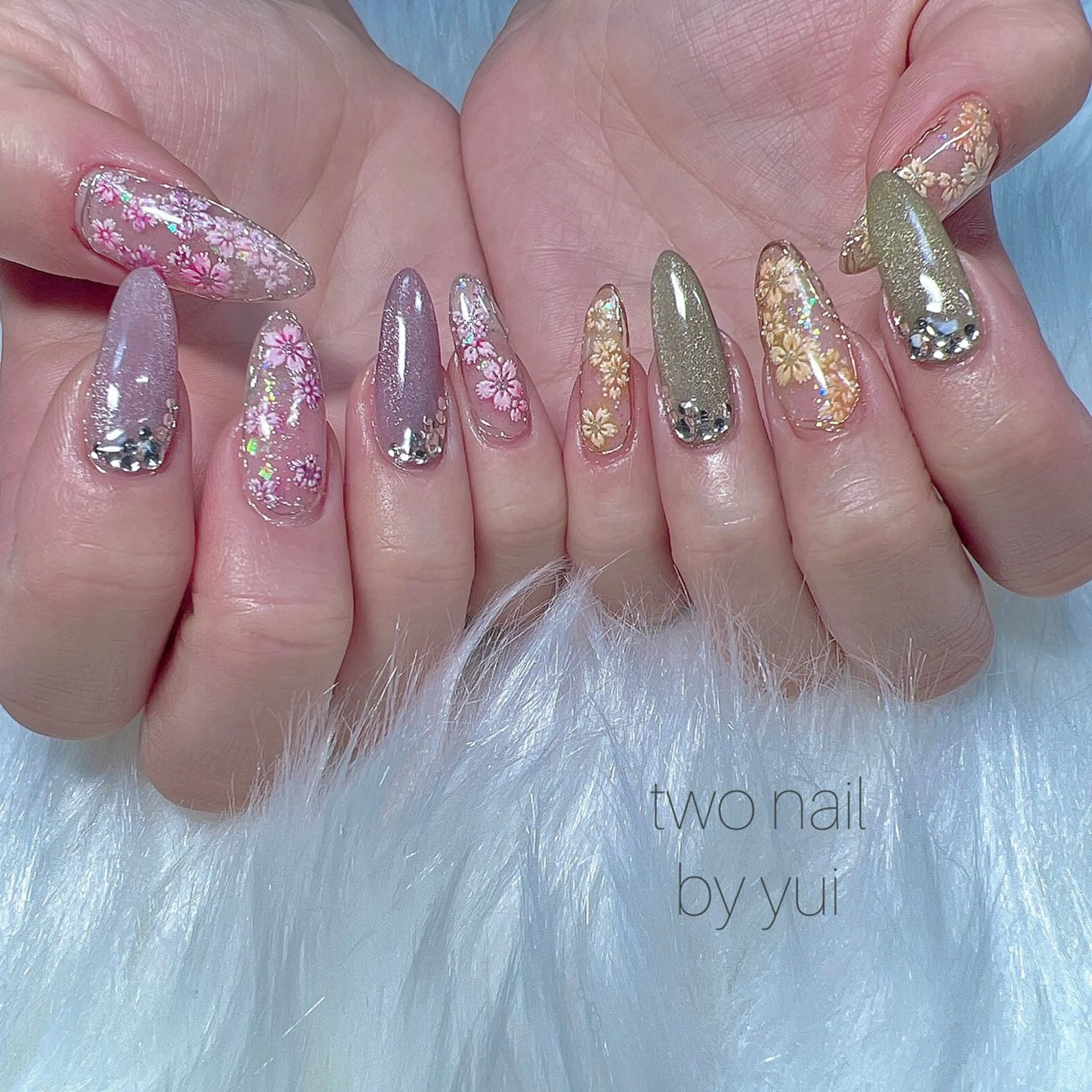 ネイル アートネイル マグネットネイル ネイルチップ ホワイト ハンドネイル two nailのネイルデザイン