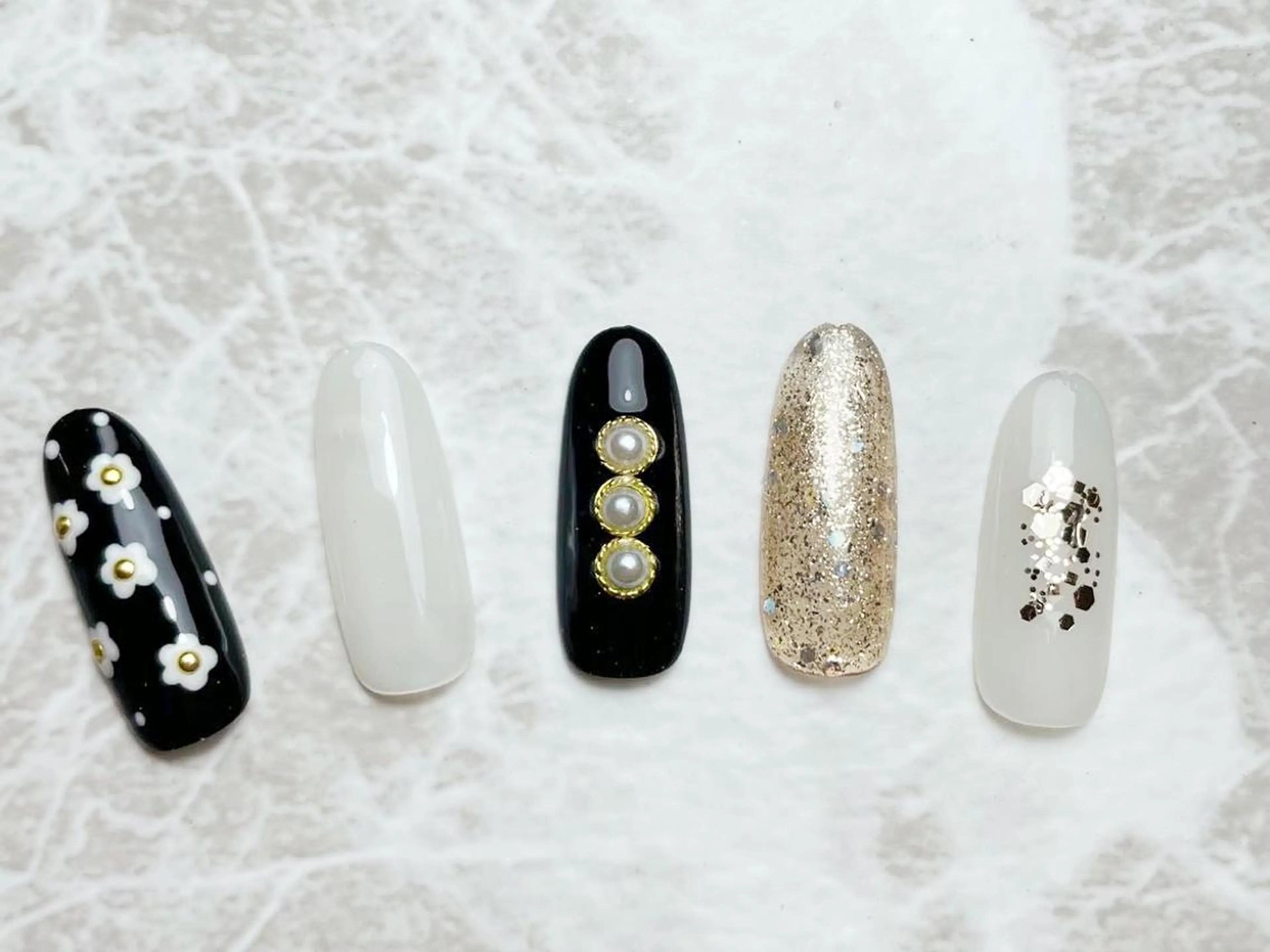 ネイル ハンドネイル マジックミラー所属・マジック ミラーのネイルデザイン