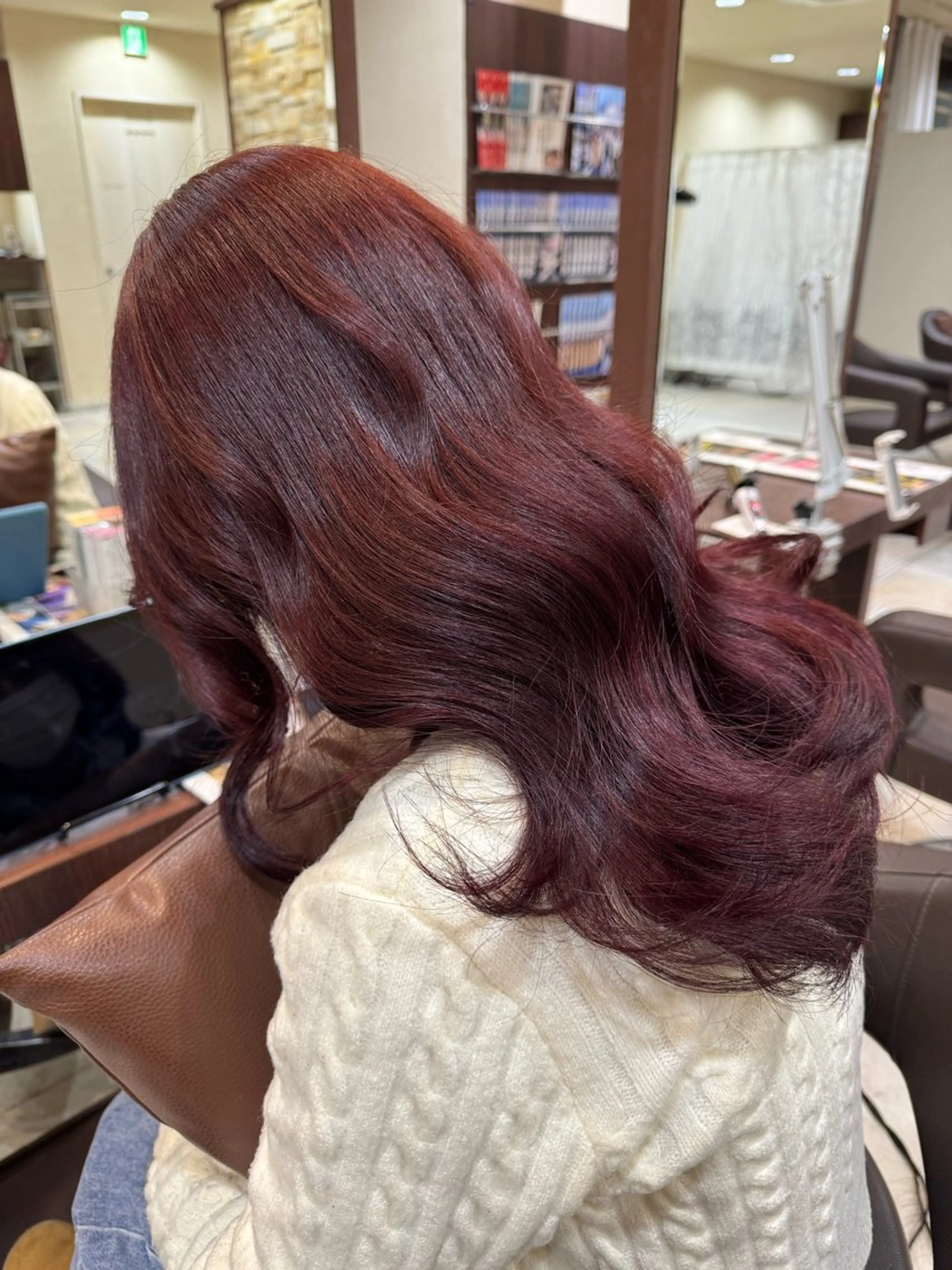 セミロング カラー ブリーチ ボルドーカラー ダブルカラー ブリーチなしカラー レッドカラー akane 🌼韓国スタイル🌼のヘアスタイル